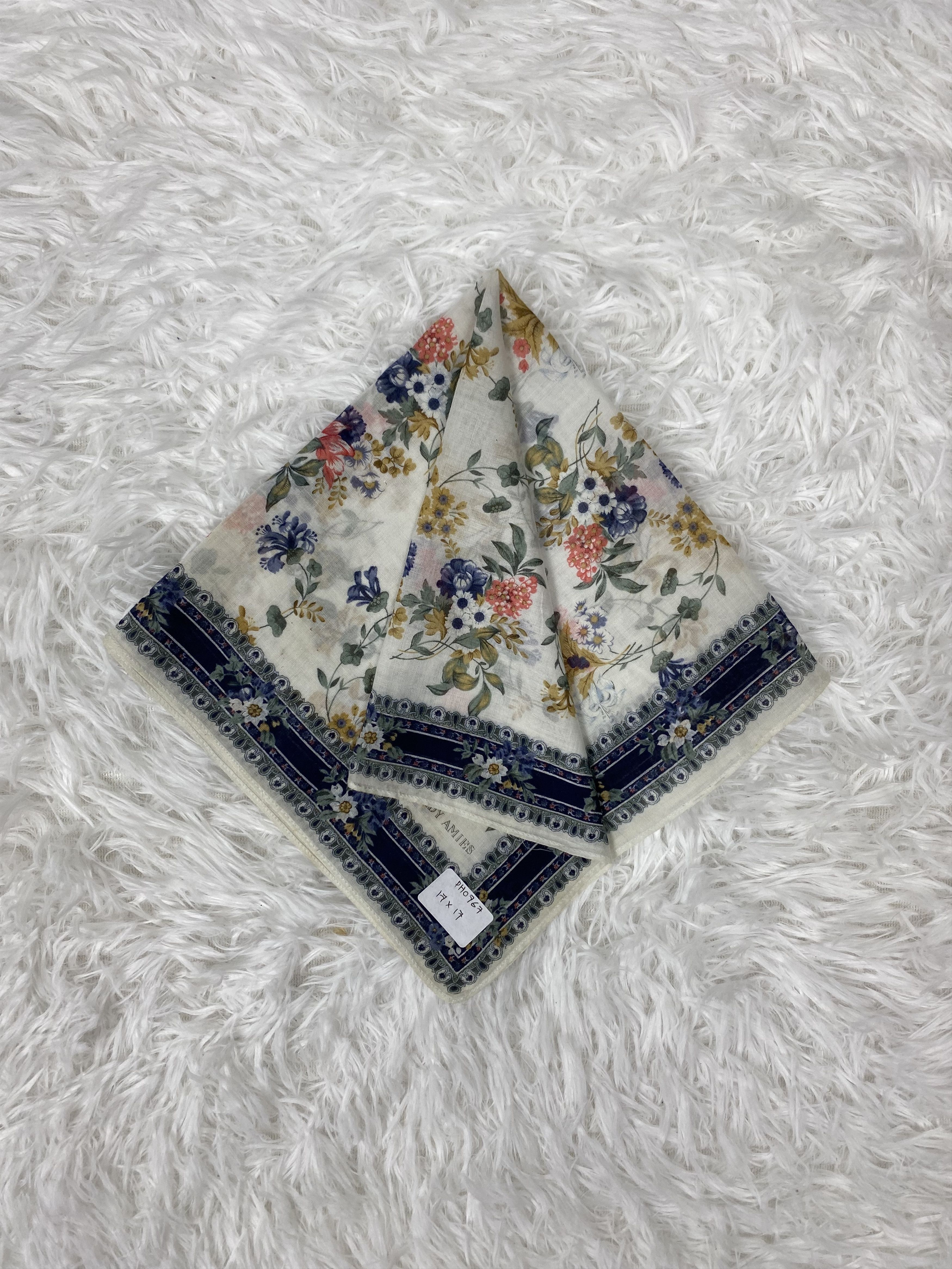 Hardy Amies × Vintage Vintage Hardy Amies Handkerchief Neckerchief PH0767 Size ONE SIZE - 1 Thumbnail