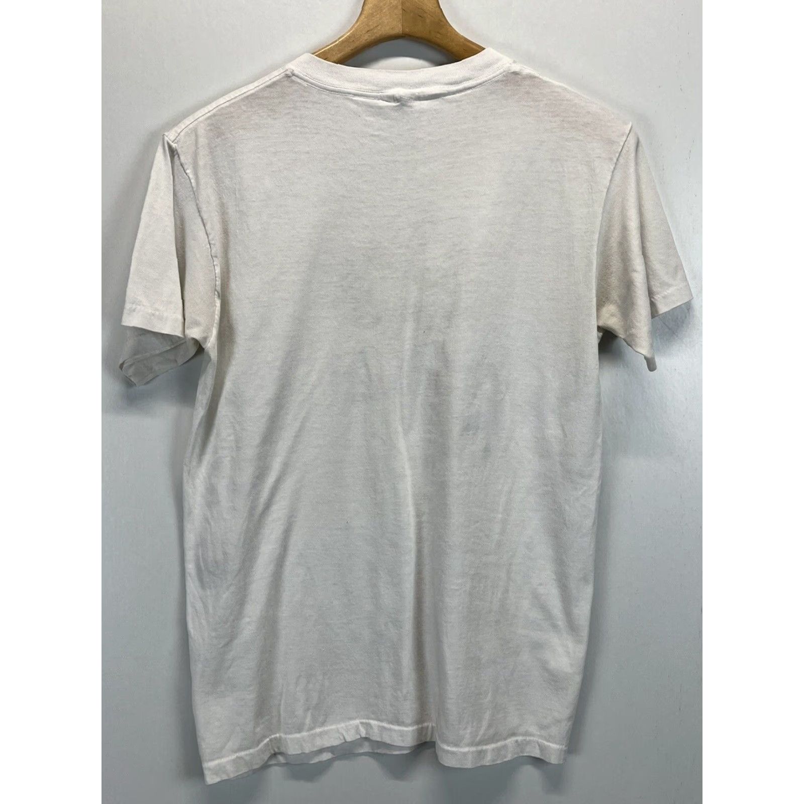 Vintage VINTAGE Delta Airlines T-Shirt Shirt Men's L White Single Stitch Thrashed Made in USA 1990s Decade Size US L / EU 52-54 / 3 - 2 Thumbnail