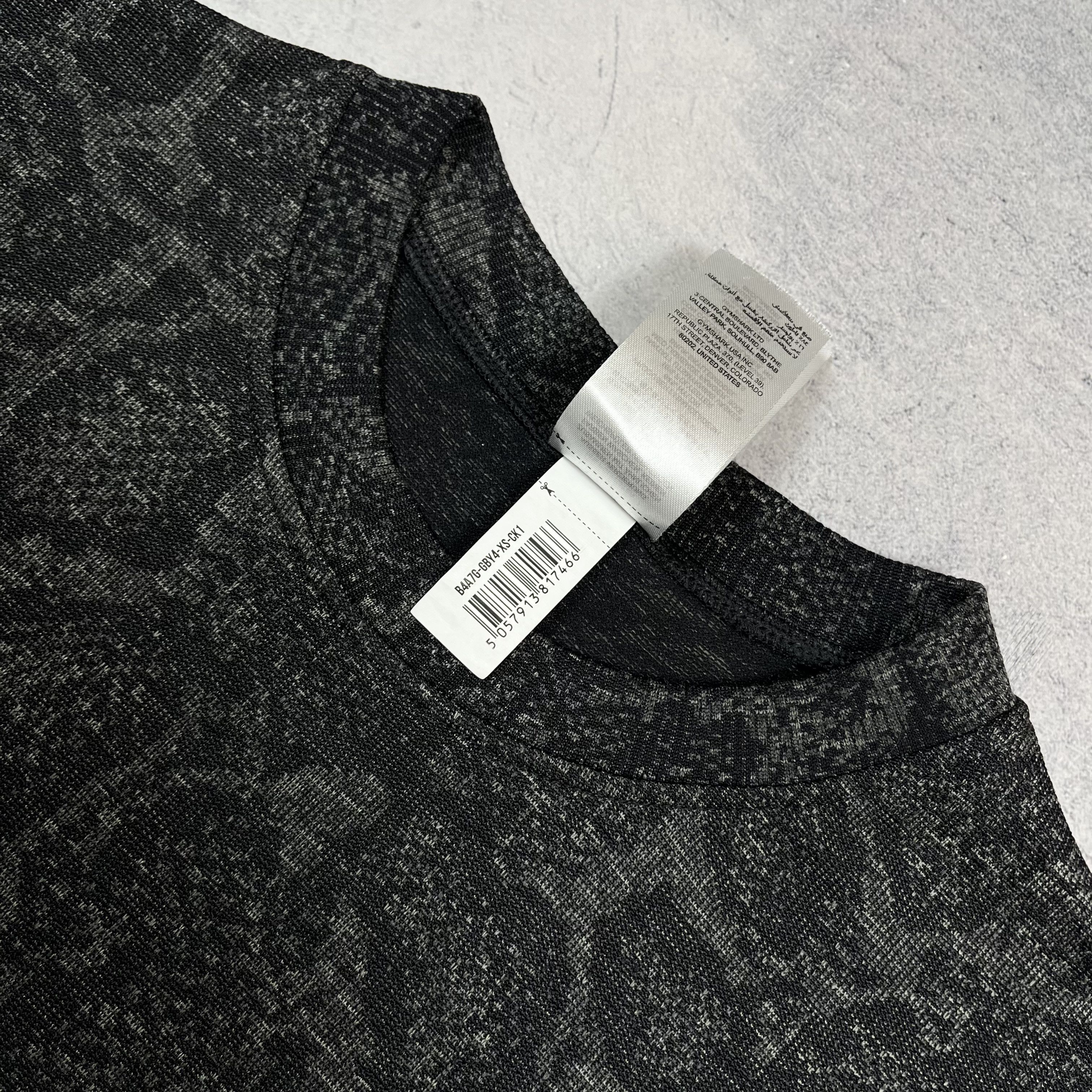Gymshark Gymshark Textured Snakeskin Pettern T Shirt Size US XS / EU 42 / 0 - 13 Thumbnail