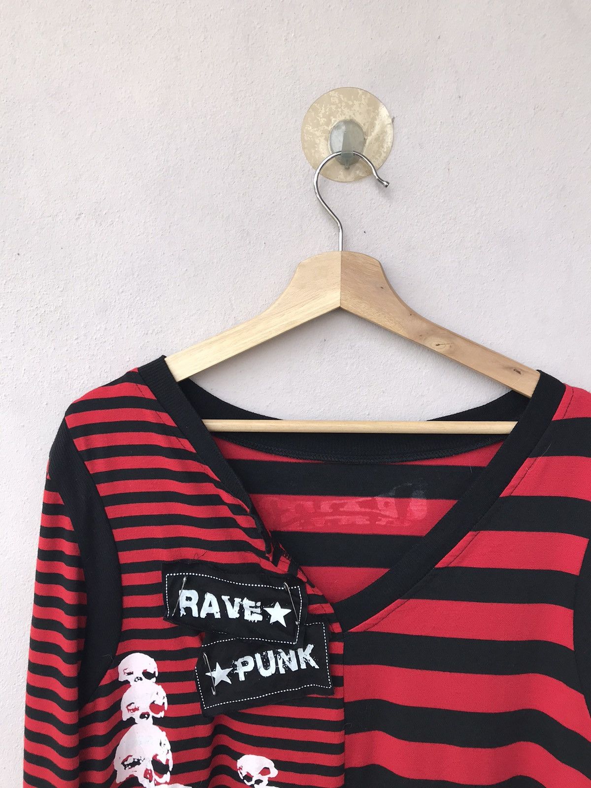 Japanese Brand DRUG HONEY RAVE PUNK SEDITIONARIES STRIPES LONGSLEEVE TEE Size L / US 10 / IT 46 - 2 Thumbnail