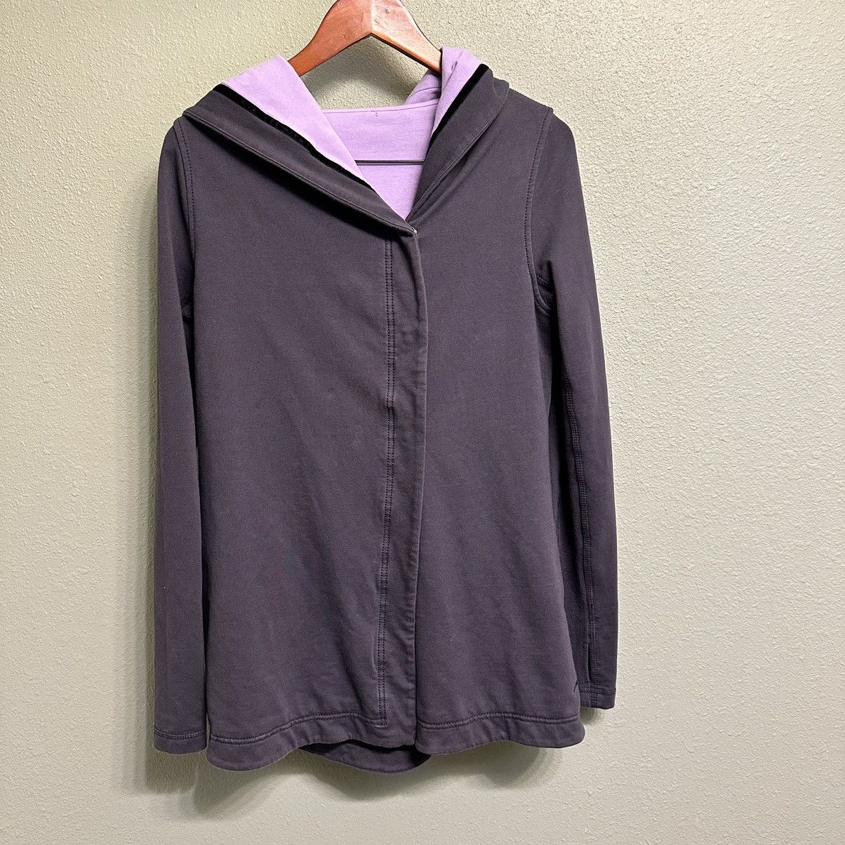 Lululemon Lululemon Gray Hooded Sweatshirt Jacket w/thumb holes Size S / US 4 / IT 40 - 1 Thumbnail