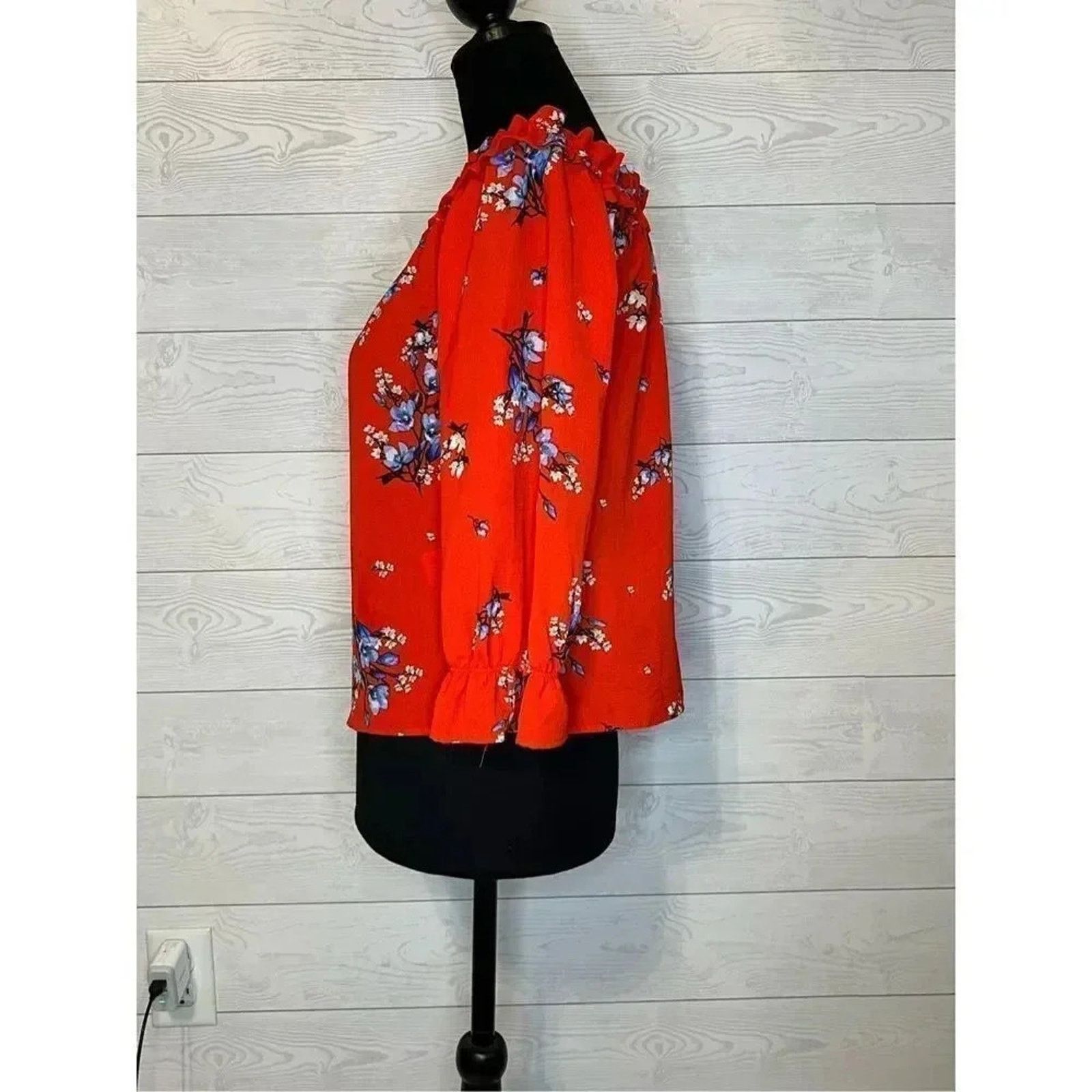 Divided H&M Divided Red Floral Off Shoulder Boho Festival Blouse 6 Size M / US 6-8 / IT 42-44 - 3 Thumbnail