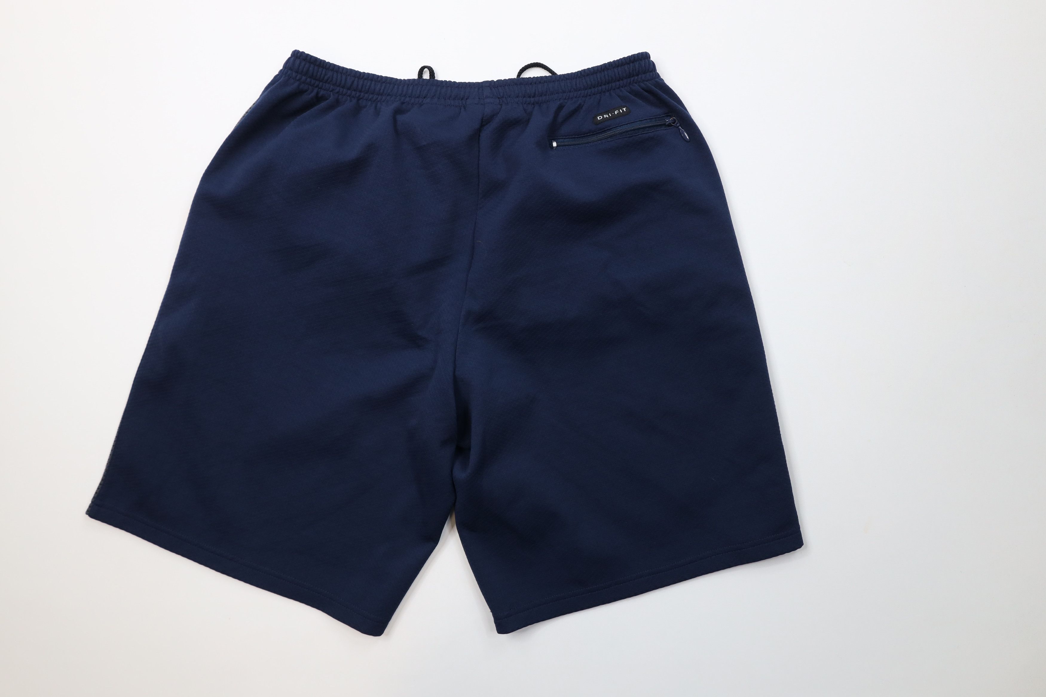 Nike Vintage Nike Mini Swoosh Thermal Knit Above Knee Shorts Size US 32 / EU 48 - 8 Thumbnail