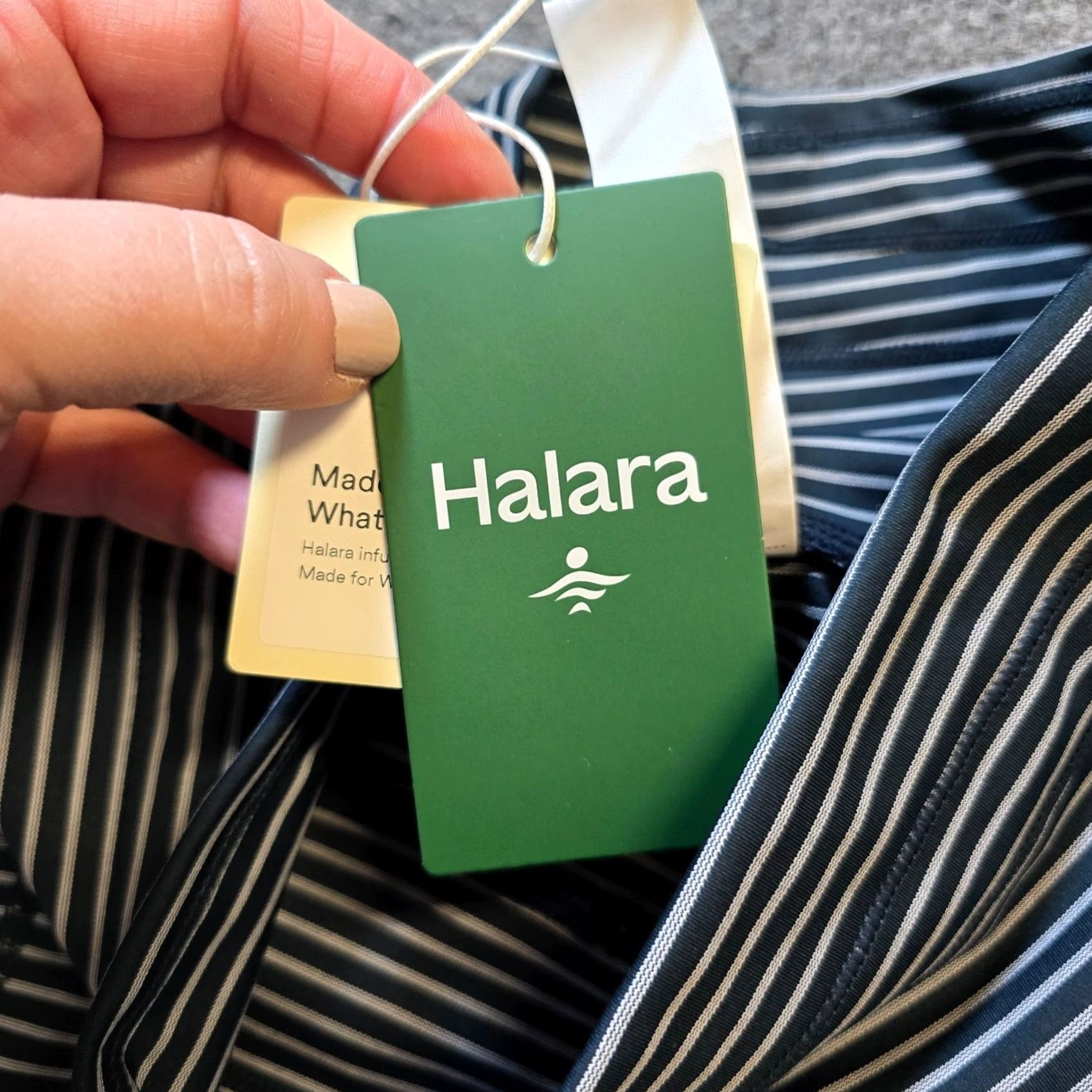 Vintage Halara Pants Womens Size Small Blue Stripe Stretch Jogger High Rise Ankle Casual Size 28" / US 6 / IT 42 - 6 Thumbnail