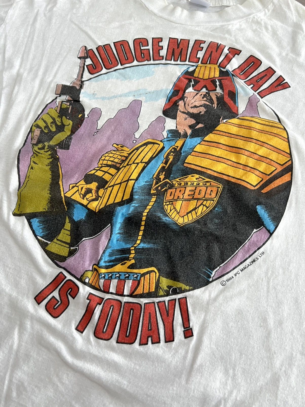 Vintage 1984 Judge Dredd Judgement Day Comic Anime T Shirt 80s Rare Size US XL / EU 56 / 4 - 2 Thumbnail