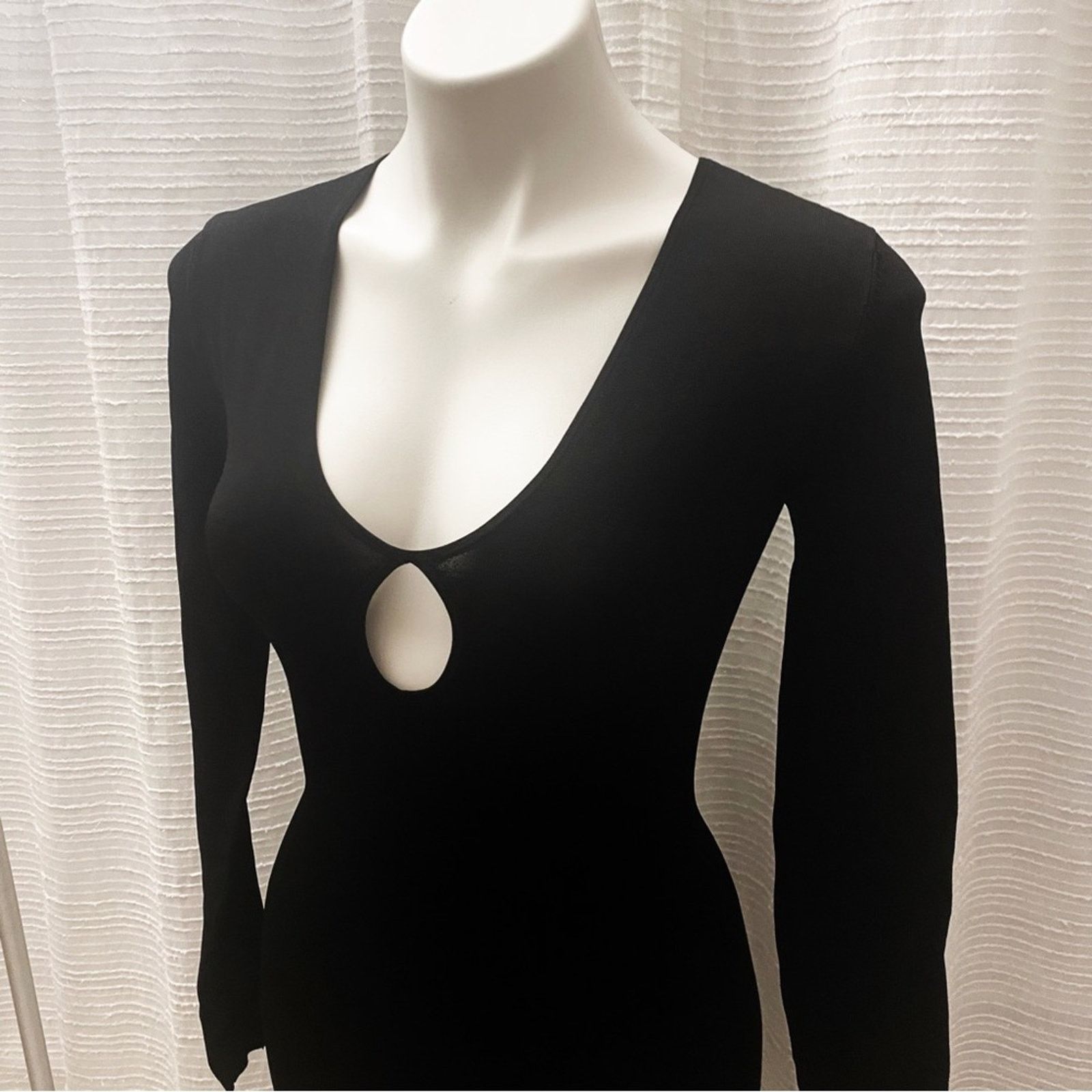 Aritzia Wilfred Artizia Dress sz XS Little Black Dress Long Sleeves Size XS / US 0-2 / IT 36-38 - 8 Thumbnail