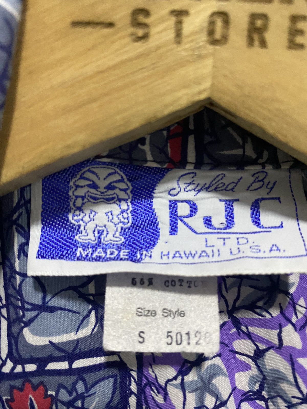 Vintage Hawaii style button up shirts style by RJC SMALL size Size US S / EU 44-46 / 1 - 7 Thumbnail