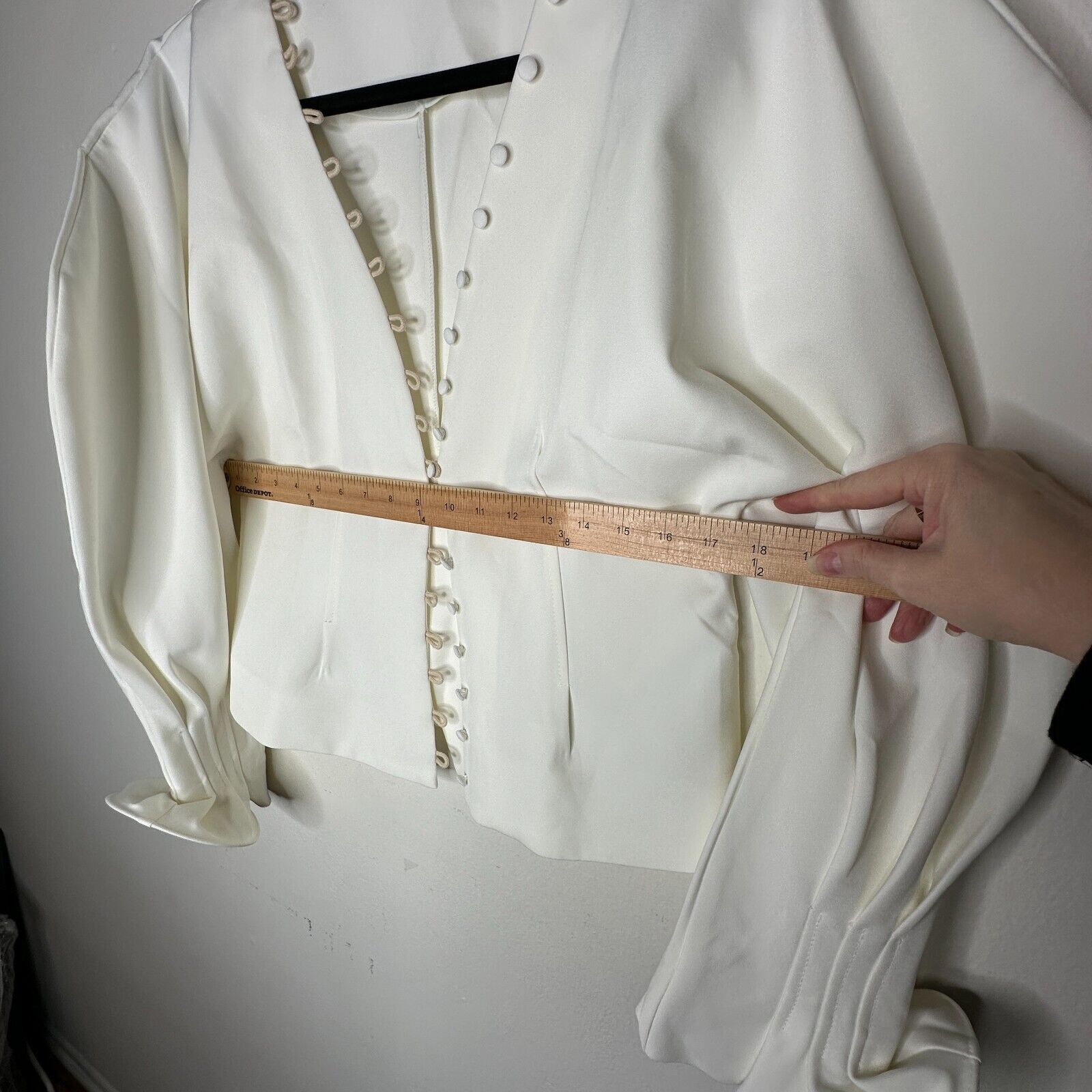 Other Cream VNeck Loop Button Balloon Pleated Cuff Sleeve Blouse M Size M / US 6-8 / IT 42-44 - 7 Thumbnail