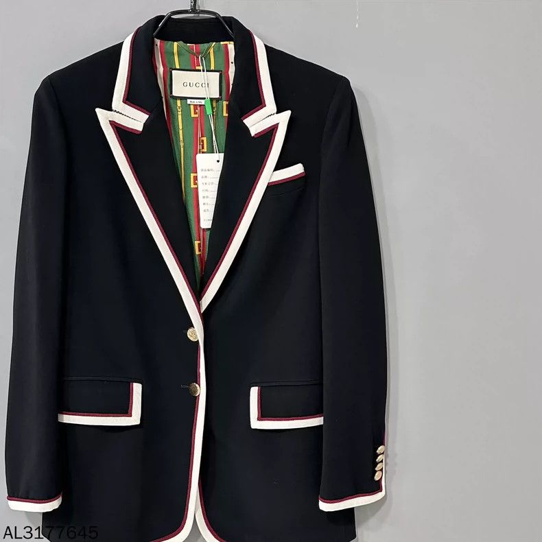 Gucci Gucci Black suit 2501-Nextarrow Size 42R - 2 Thumbnail