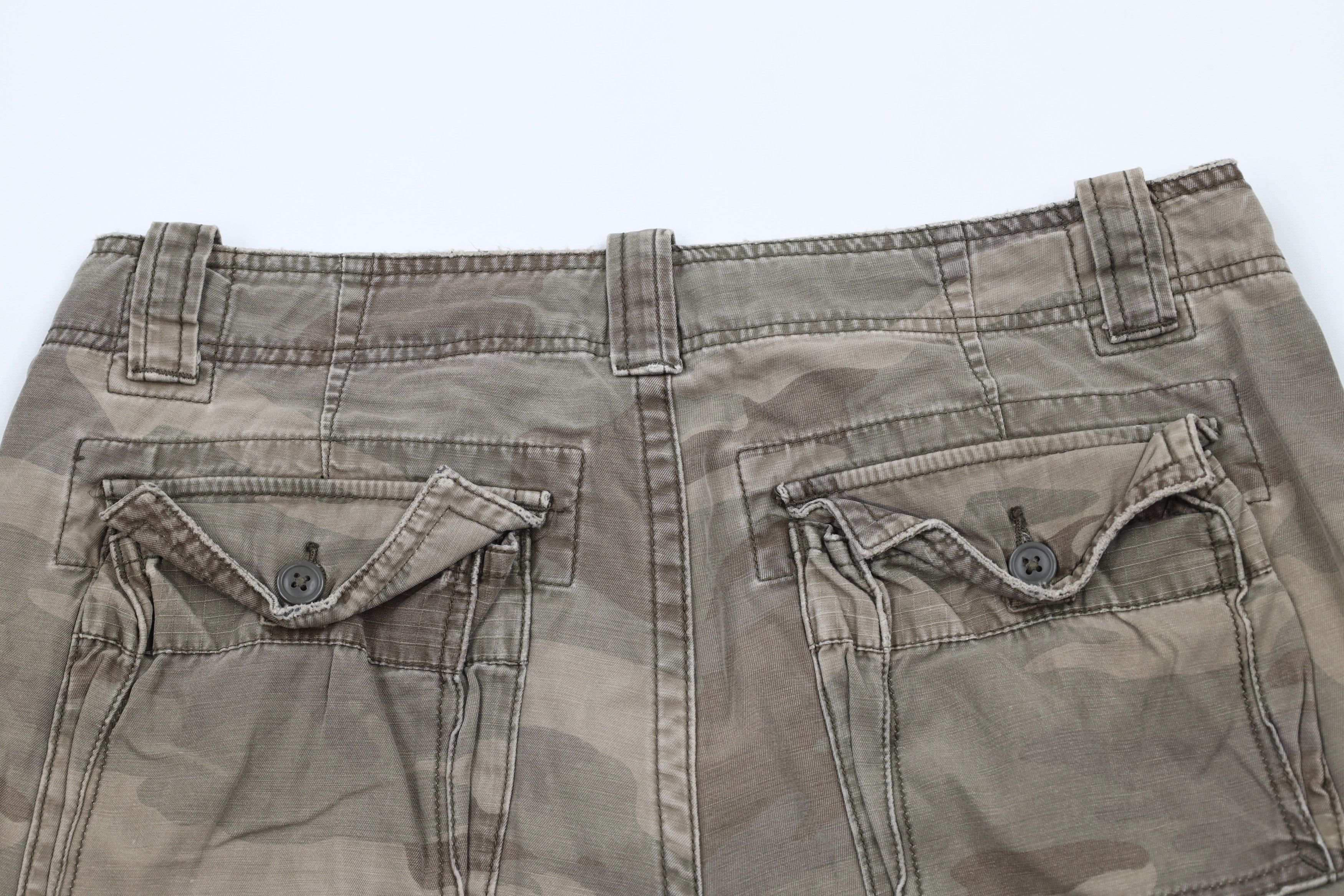 Vintage Vintage 90s Streetwear Heavyweight Camouflage Cargo Shorts Size US 32 / EU 48 - 12 Thumbnail