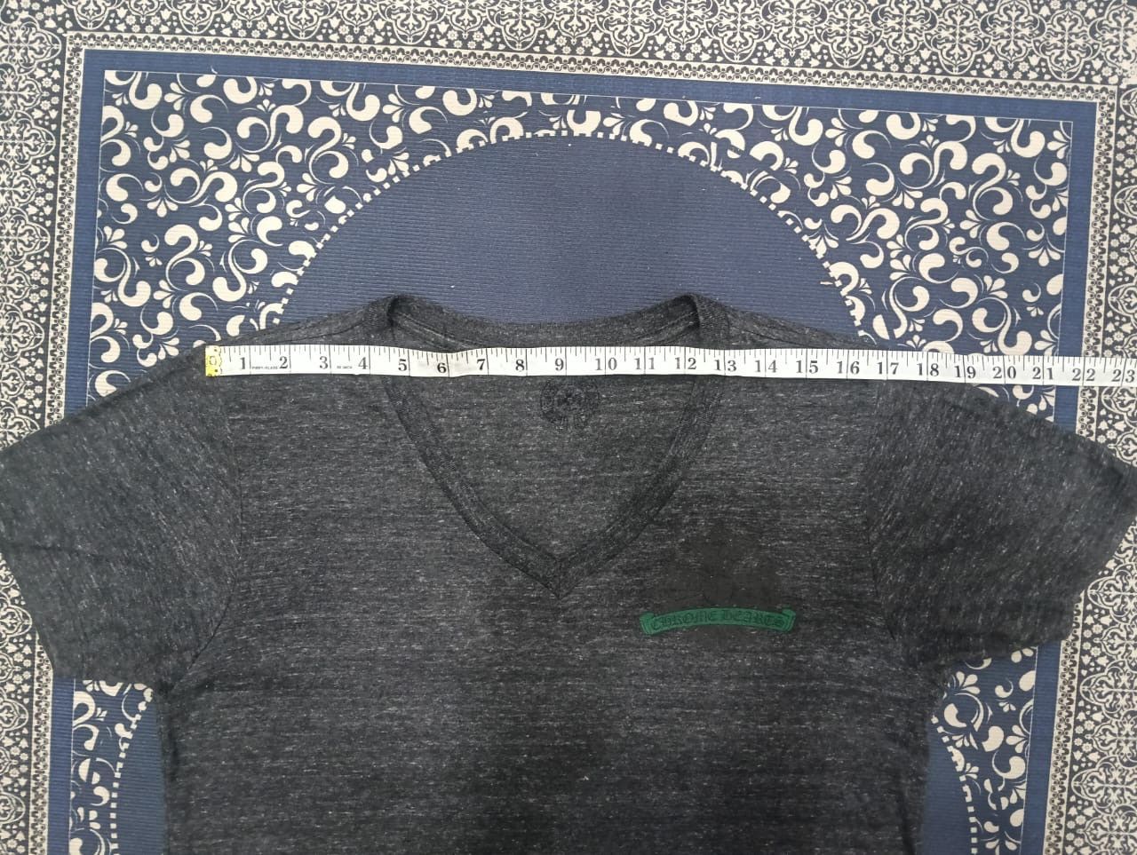 Chrome Hearts Authentic CHROME HEARTS 12 rayon v-neck shirt Size US XL / EU 56 / 4 - 16 Thumbnail