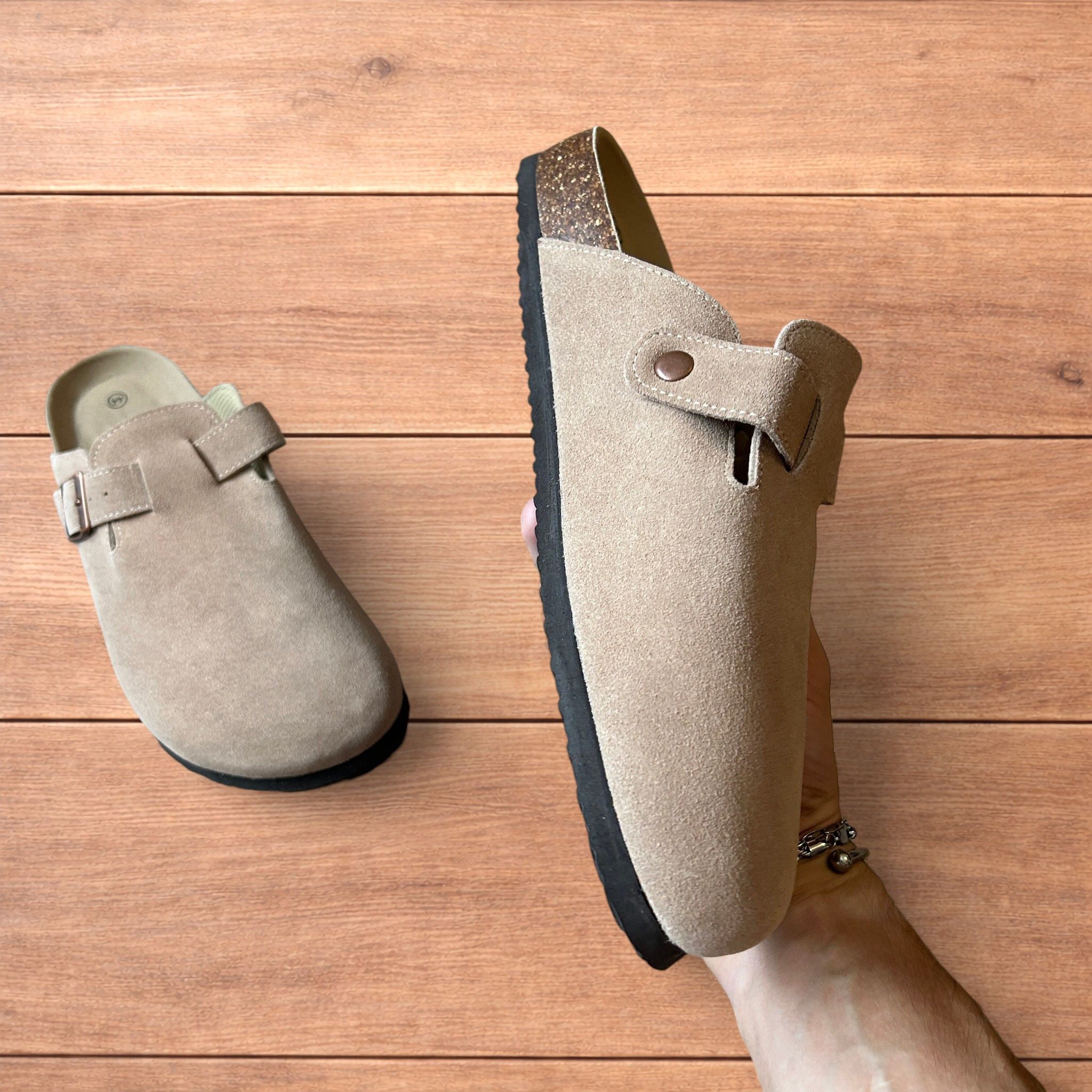 Japanese Brand Lovely suede mules clogs shoes in beige/cream. Size US 11 / EU 44 - 7 Thumbnail