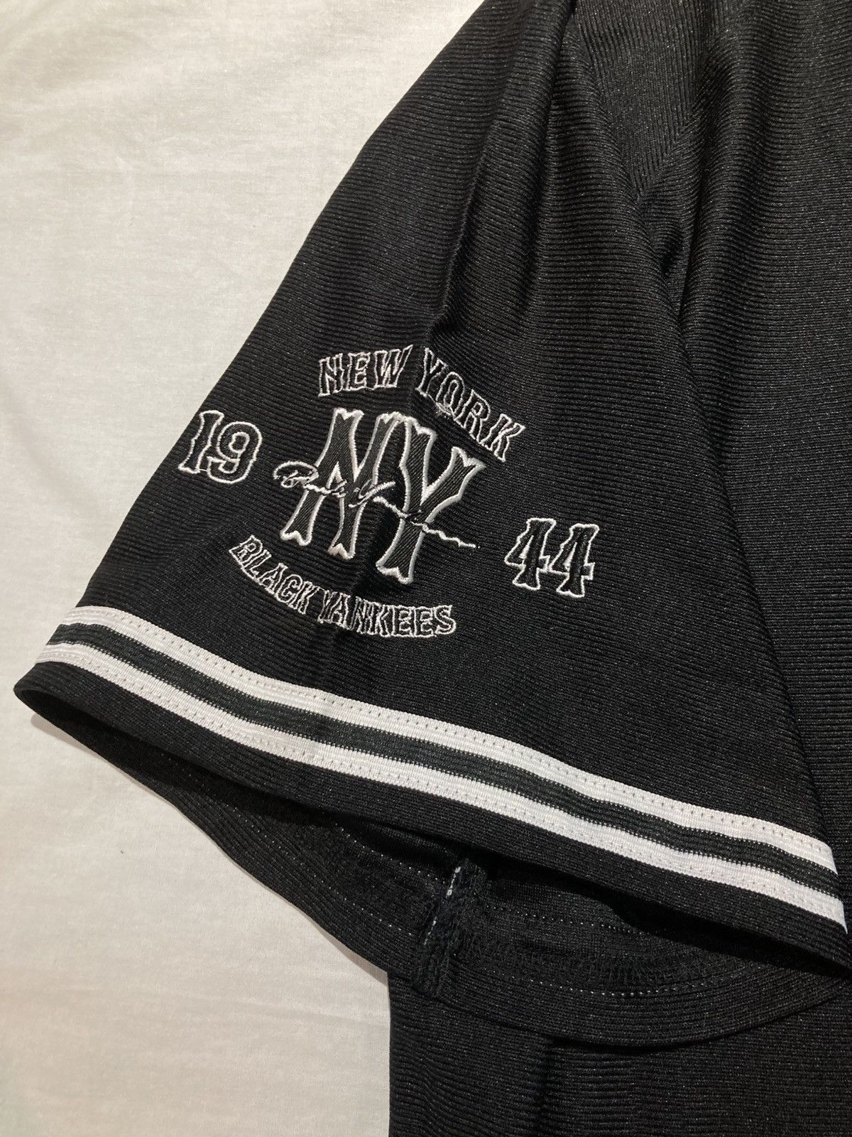 Other New York Black Yankees Jersey, Men’s size 5XL, NWOT Size US XXL / EU 58 / 5 - 6 Thumbnail