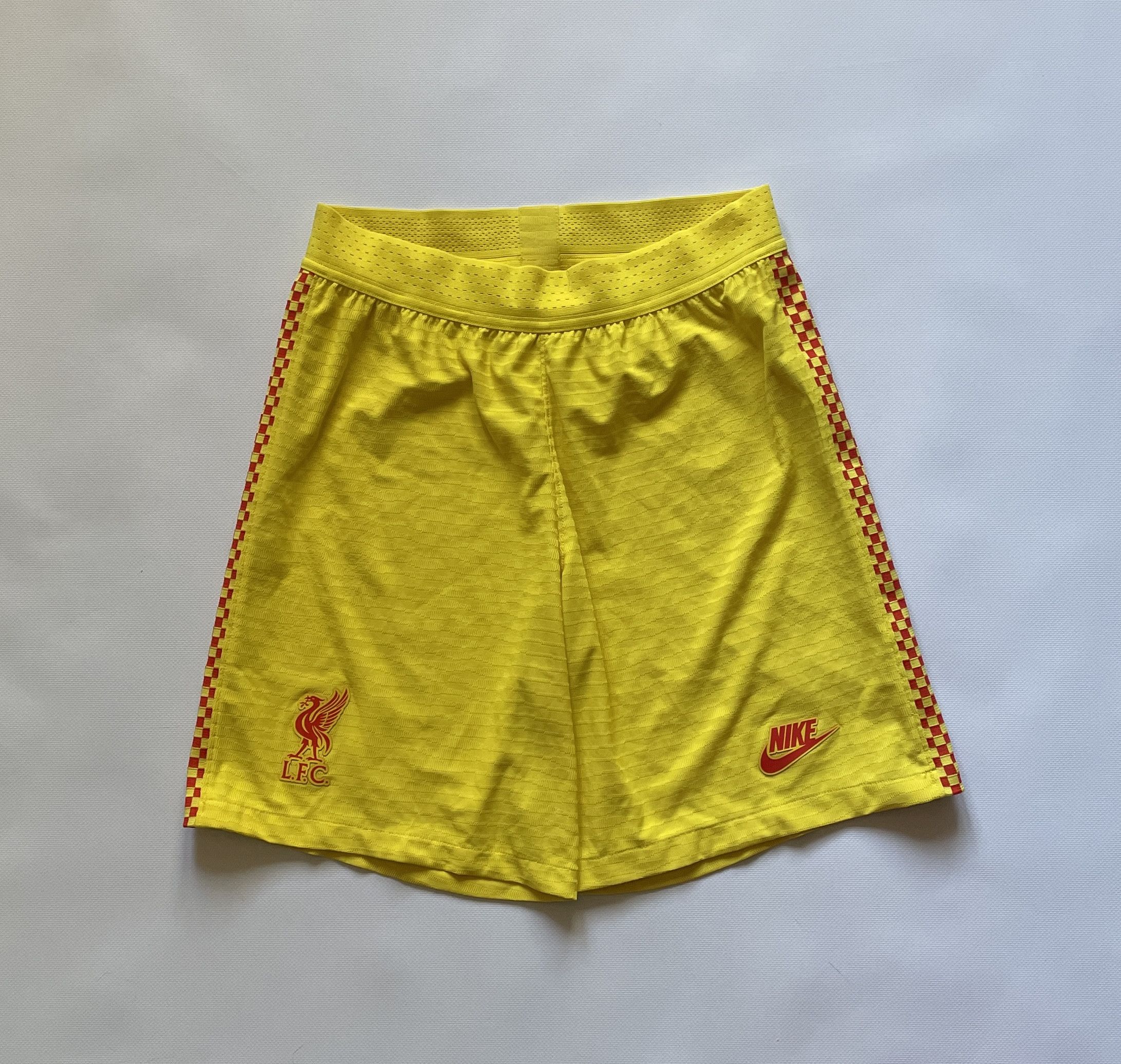 Nike AUTHENTIC Liverpool Third 2021 2022 Football Shorts Soccer Size US 30 / EU 46 - 1 Thumbnail