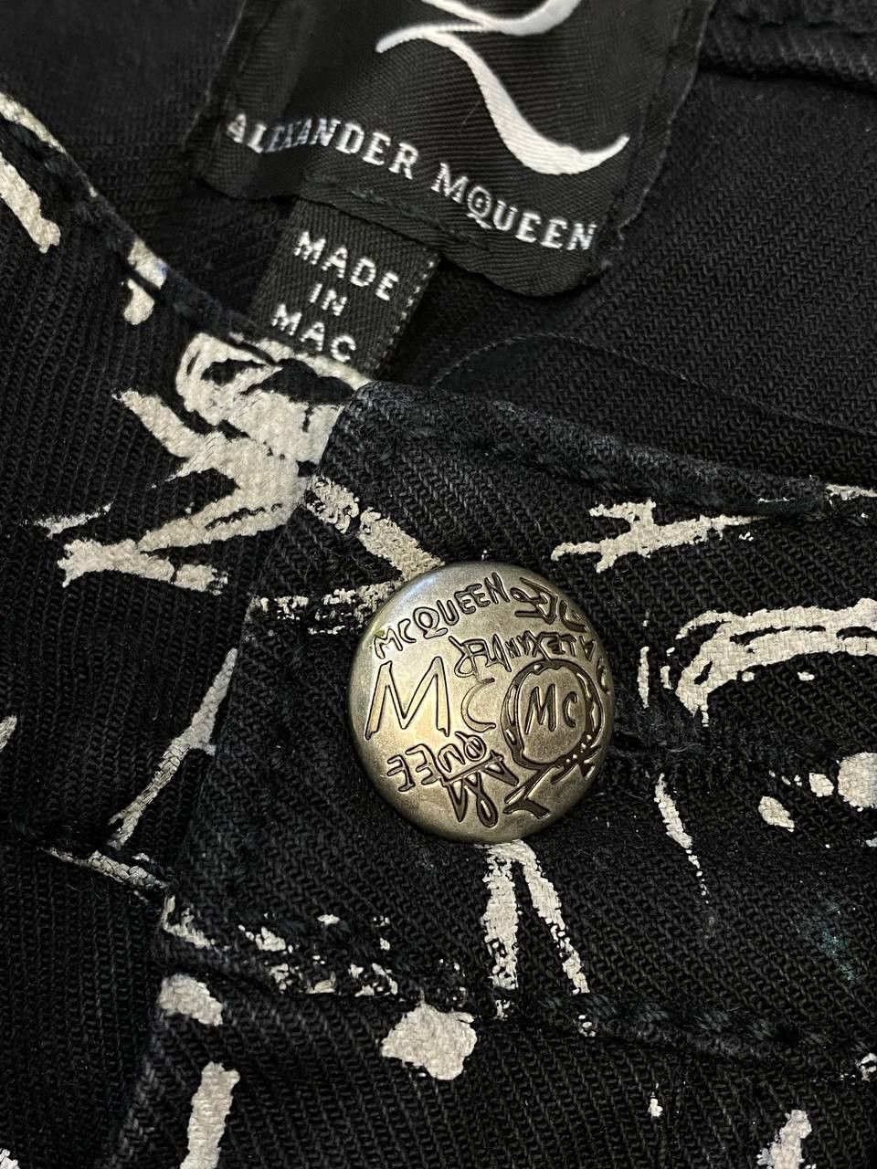 Alexander McQueen Archive Alexander McQueen Graffiti Punk Slim Pants Size US 26 / EU 42 - 11 Thumbnail