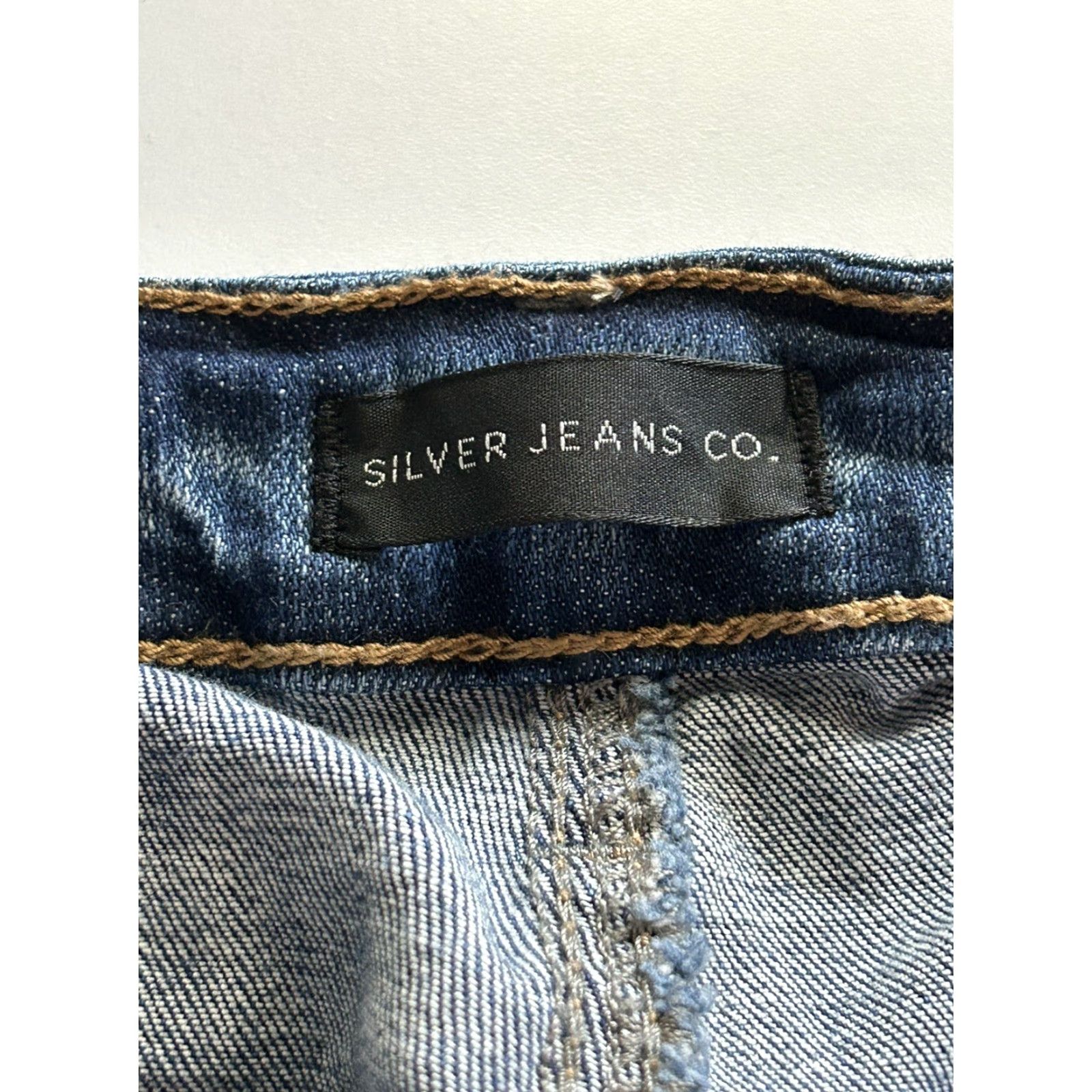 Silver Jeans Co. Silver Jeans Short High-Rise Distressed Blue Womens Size 18 Size 40" / US 18 - 4 Thumbnail
