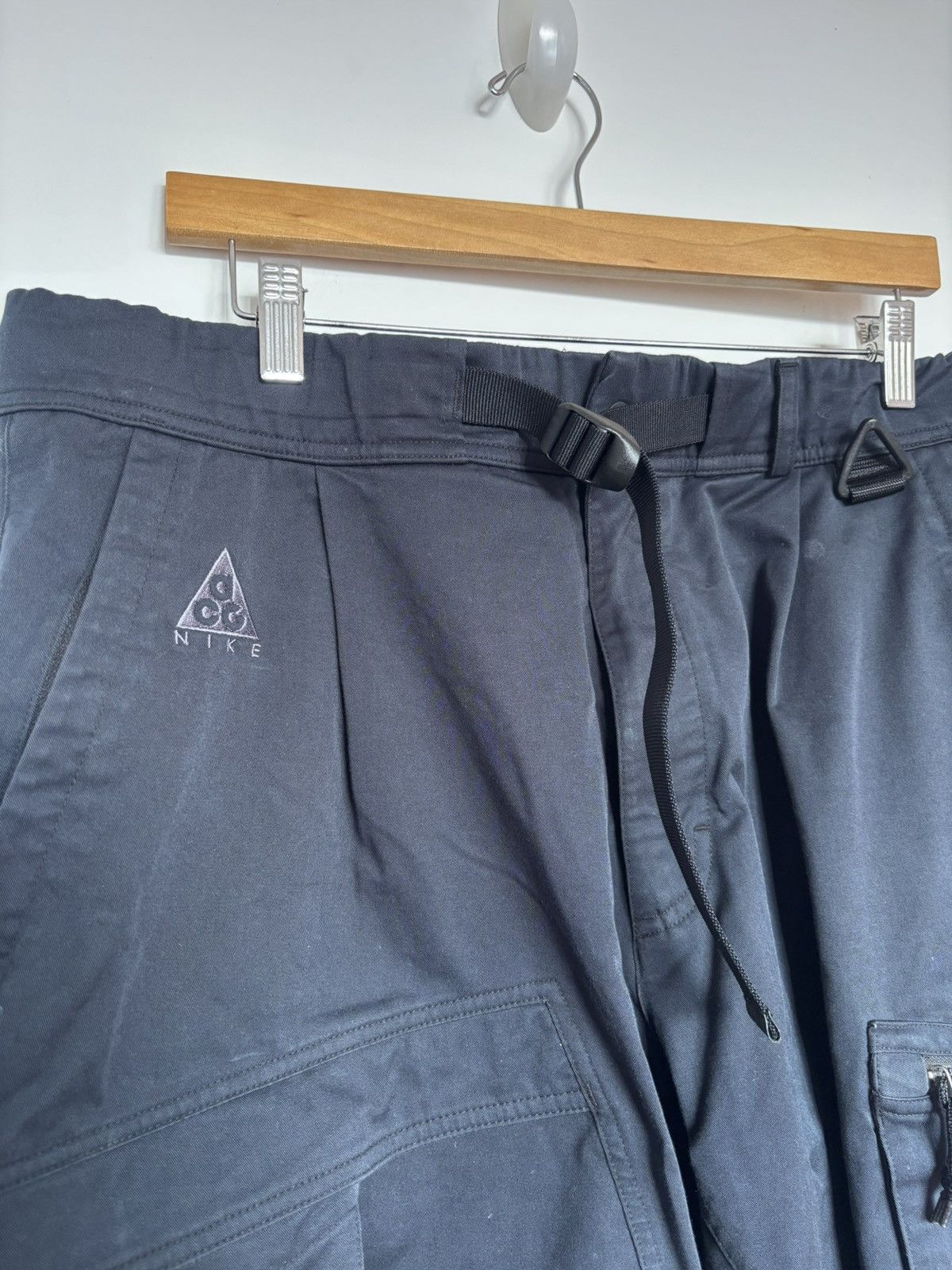 Nike ACG Nike ACG Cargo Cropped Pants Black Utility Tactical L SP1908 Size US 34 / EU 50 - 1 Thumbnail