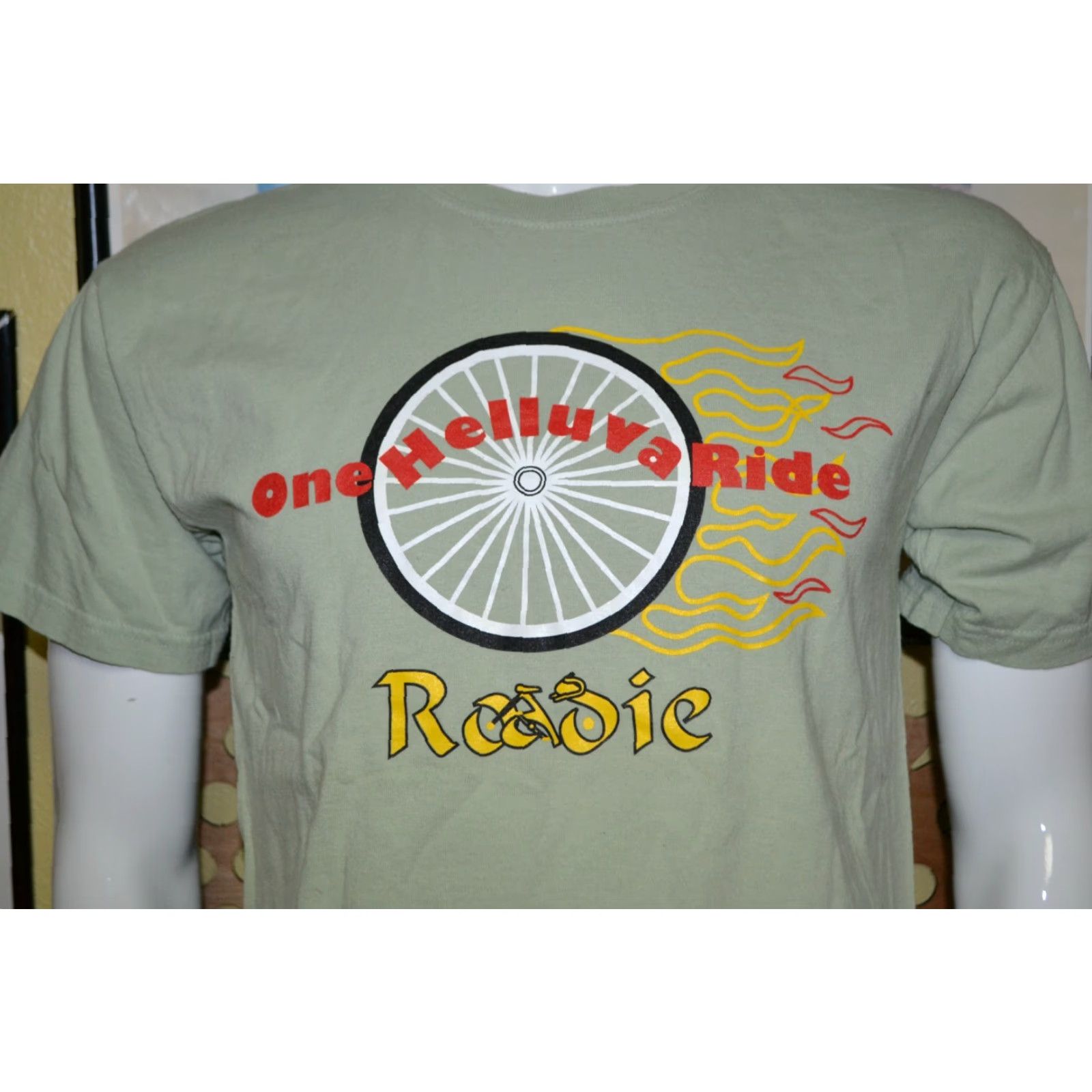 Gildan Gildan T Shirt Roadie One Helluva Ride Cycling Michigan Ann Arbor Gray 100% Cotton Medium Short Sleeve Mens Graphic Tee Shirt Size US M / EU 48-50 / 2 - 2 Thumbnail