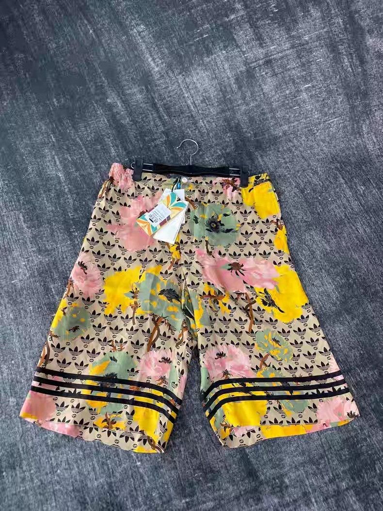 Gucci Gucci Co-branded silk shorts Size US 32 / EU 48 - 2 Thumbnail