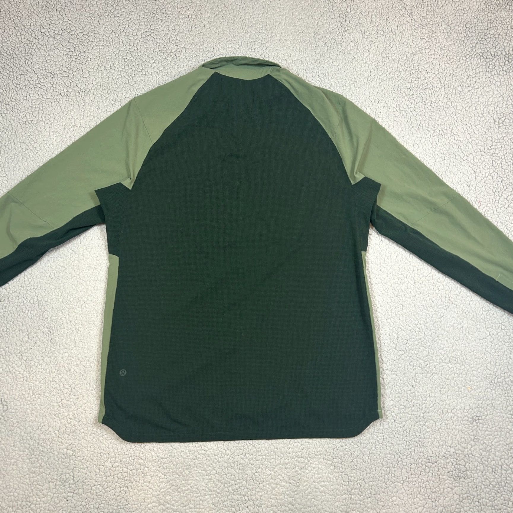 Lululemon Lululemon Double Pocket LS Overshirt Button-Up Twill Green Size L Men Ready for Cold Weather? No, 100% Authentic USA Seller! Size US L / EU 52-54 / 3 - 4 Thumbnail