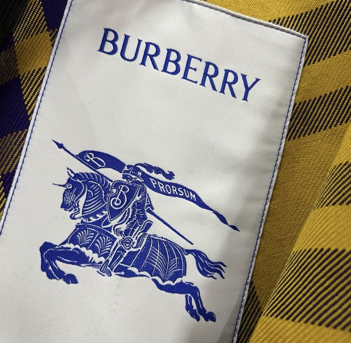 Burberry Burberry All-over Rose Print Mid-Length Coat J41 Size XS / US 0-2 / IT 36-38 - 3 Thumbnail