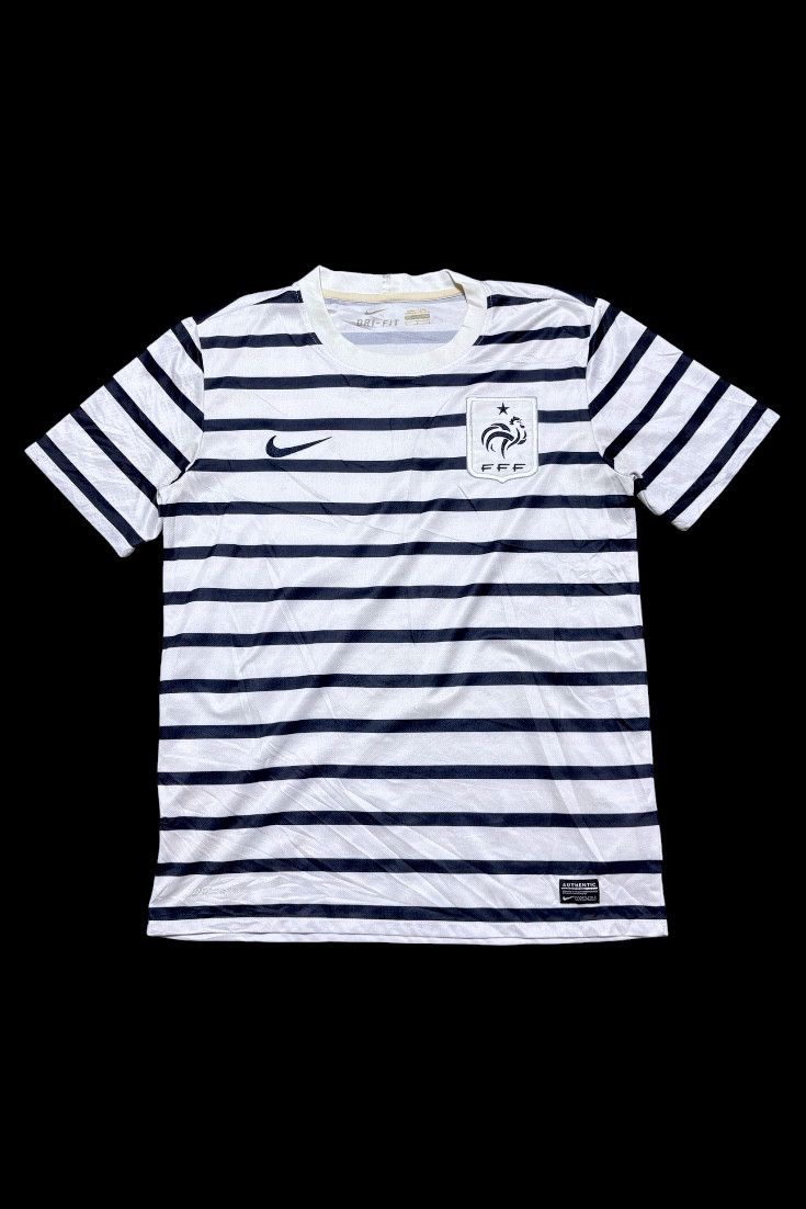 Nike Jersey france 2011 away Size US M / EU 48-50 / 2 - 1 Thumbnail
