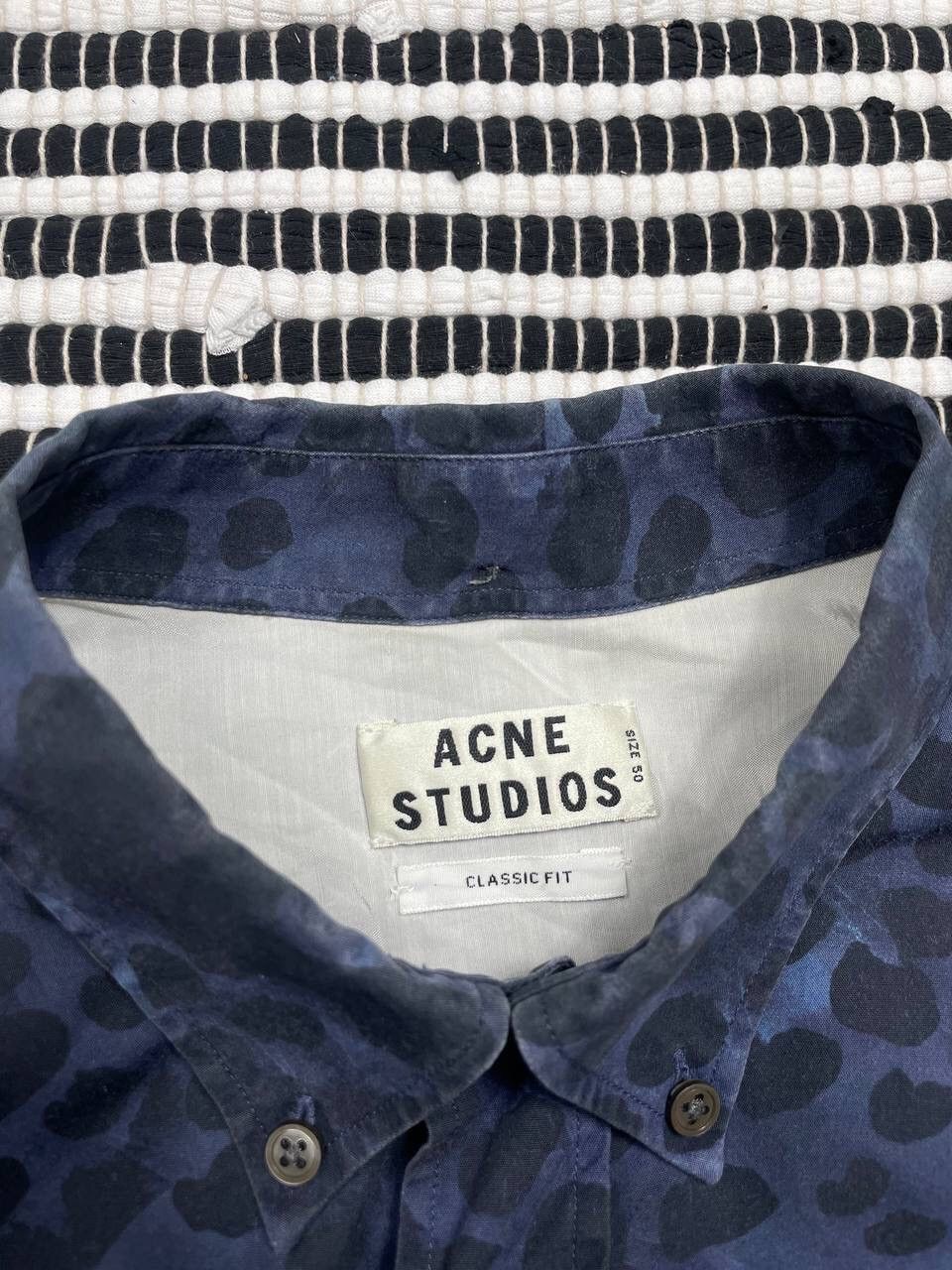 Acne Studios × Japanese Brand × Vintage Vintage Acne Studios Isherwood Animal Button Shirt Y2K Size US L / EU 52-54 / 3 - 5 Thumbnail