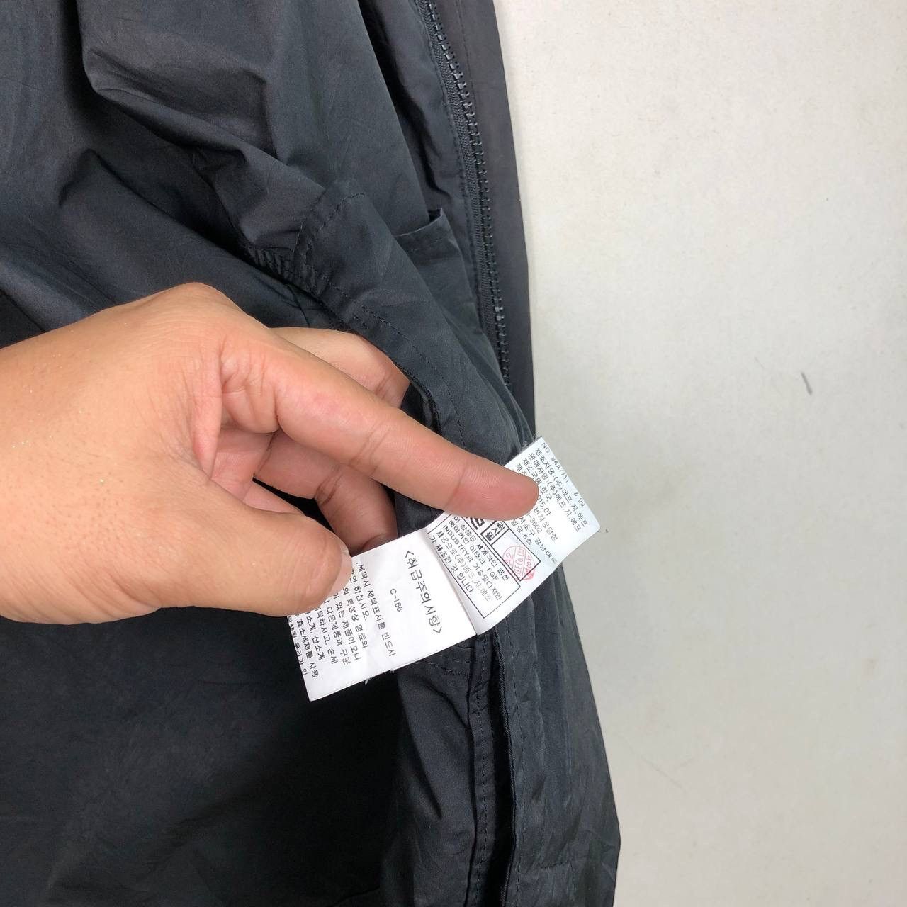 C.P. Company Vintage C.P. Company Shell Goggle Jacket - Black Size M Size US M / EU 48-50 / 2 - 14 Thumbnail