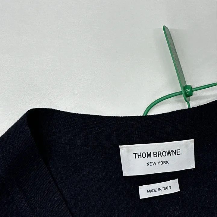 Thom Browne Thom Browne Classic V-Neck Cardigan in Blue -2507 Size US M / EU 48-50 / 2 - 2 Thumbnail