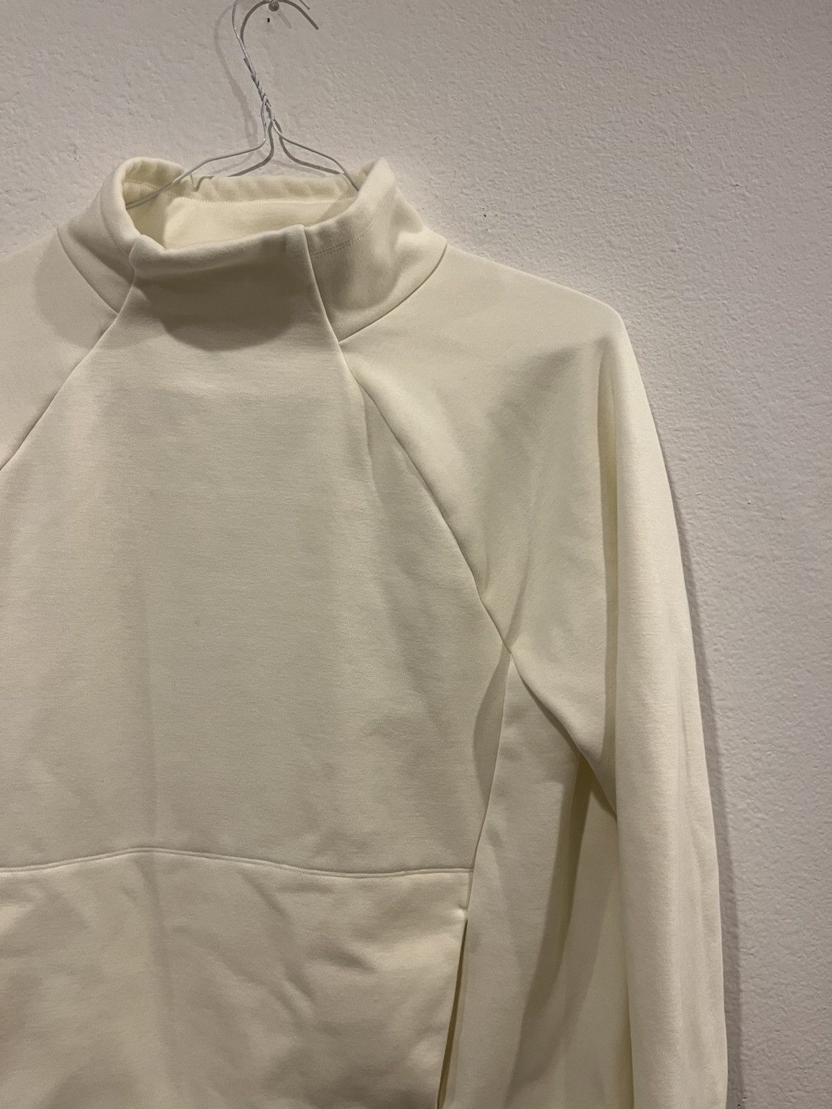 Fabletics Fabletics Women’s Large Sweatshirt Mock Neck White Pullover Size US L / EU 52-54 / 3 - 3 Thumbnail