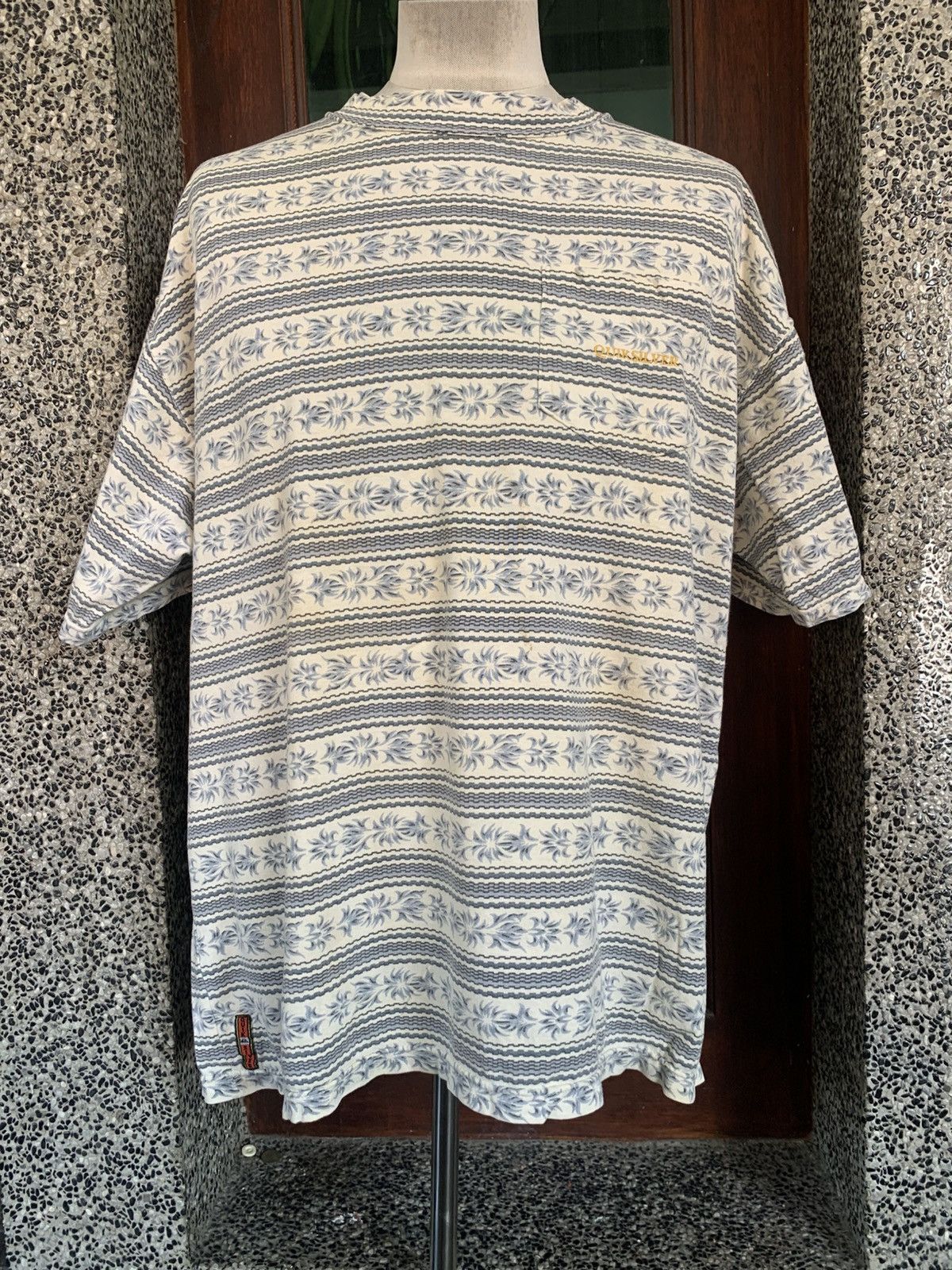 Quiksilver Vintage 90s Quiksilver Striped Surf / Surfing T shirt Size US M / EU 48-50 / 2 - 1 Thumbnail