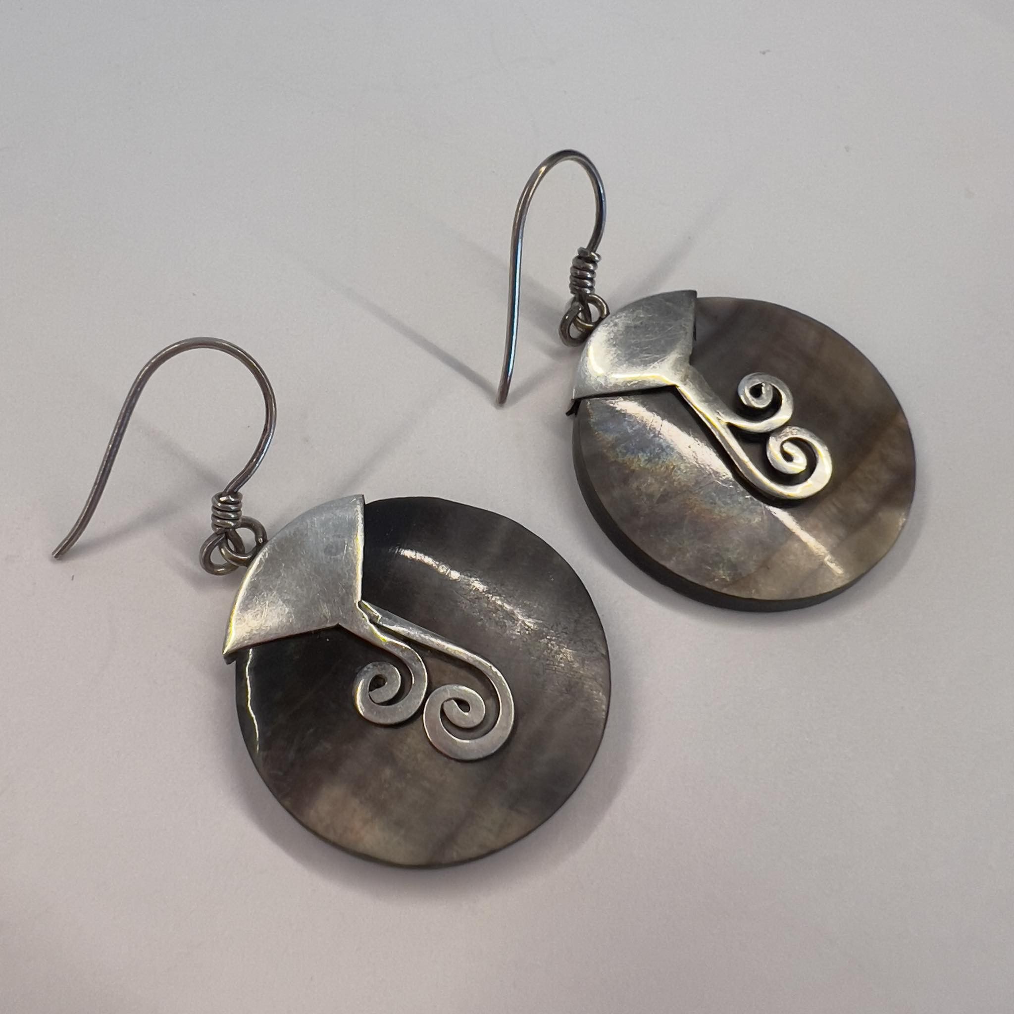 Sterling Silver Vintage Sterling Silver 925 Earrings Shell Nacre 5.5 gr Size ONE SIZE - 3 Thumbnail