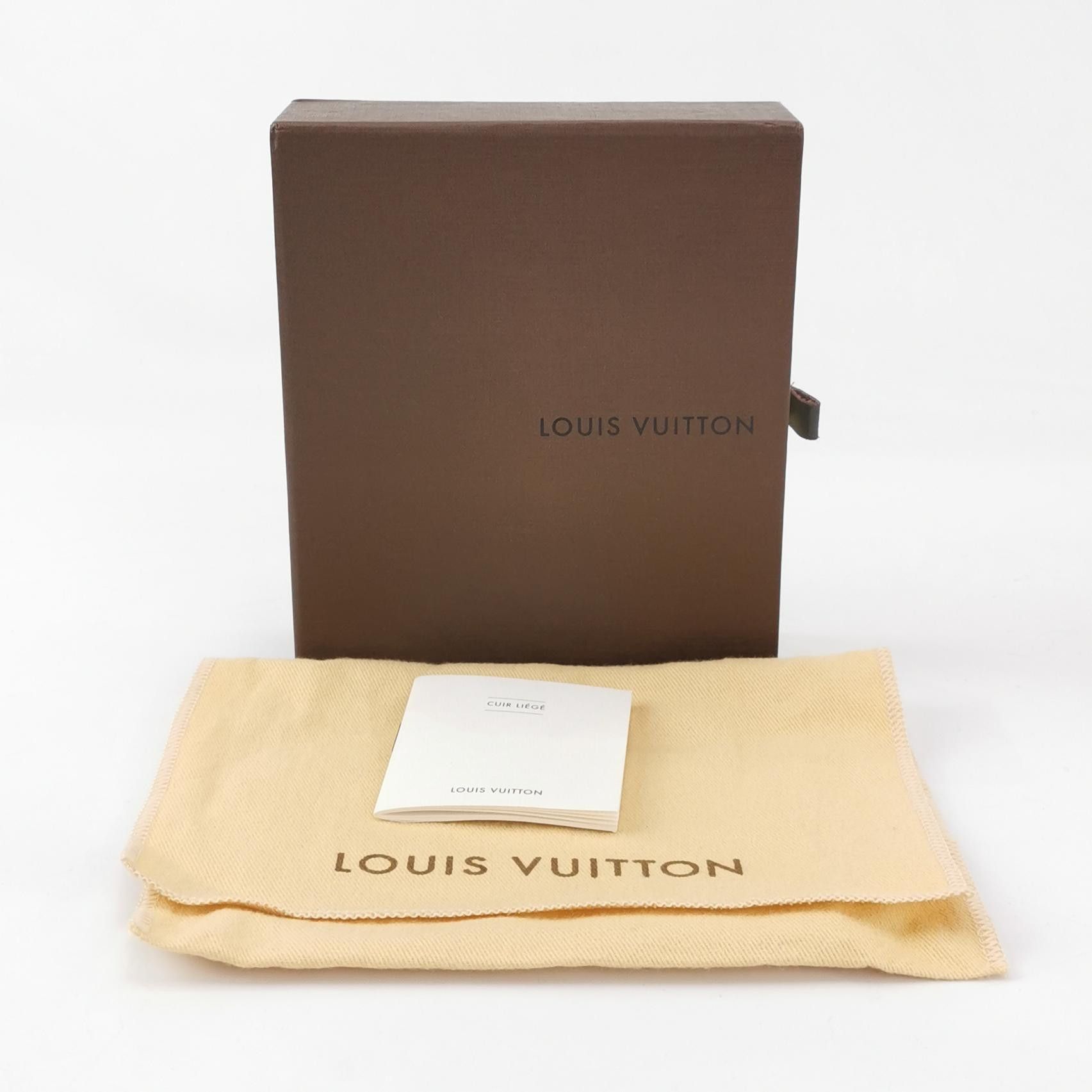 Louis Vuitton Louis Vuitton (LV) Patent leather Monogram embossed solid c Size ONE SIZE - 9 Thumbnail