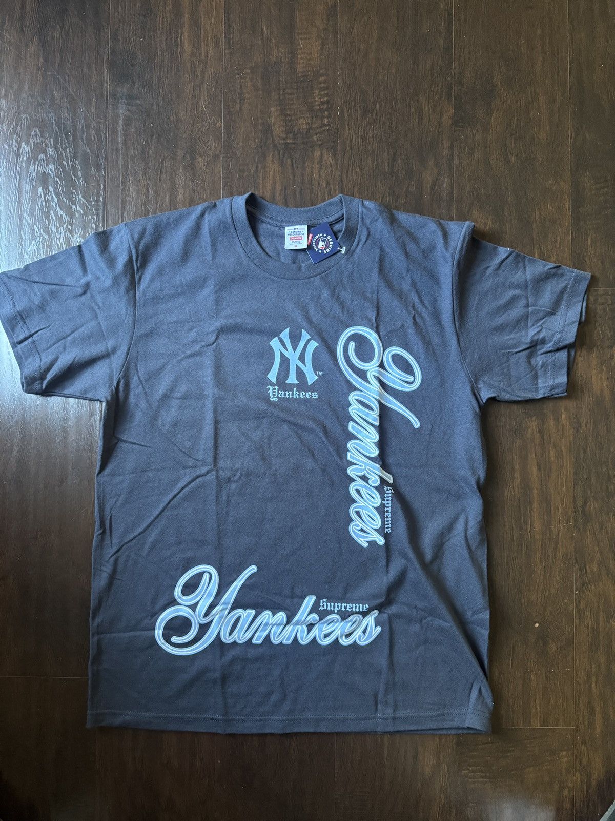New York Yankees × Supreme Supreme MLB Teams NY Tee Size US M / EU 48-50 / 2 - 1 Thumbnail