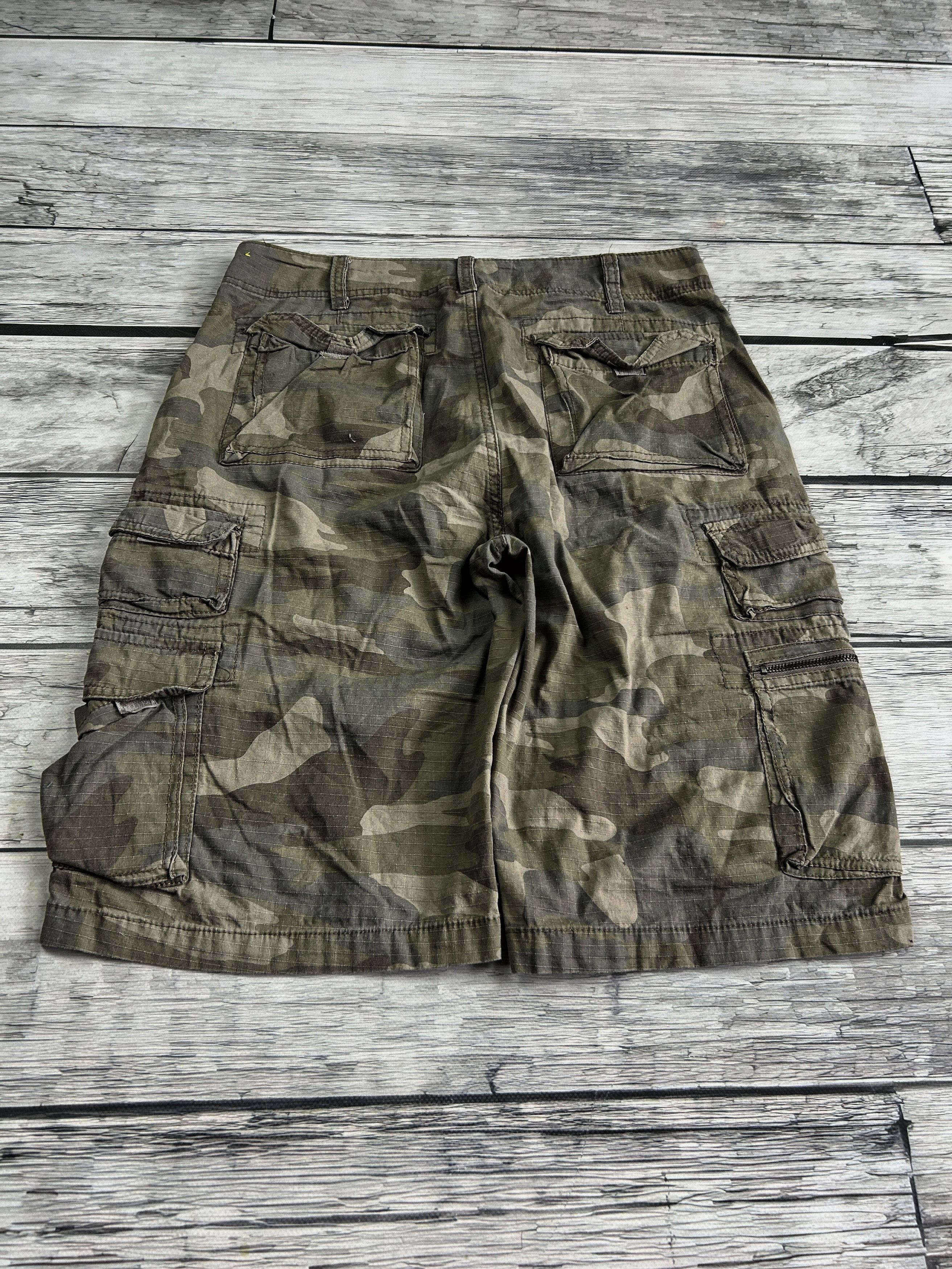 Japanese Brand VTG STREETWEAR MILITARY BALENCIAGA JUNYA YOHJI STYLE SHORTS Size US 32 / EU 48 - 2 Thumbnail