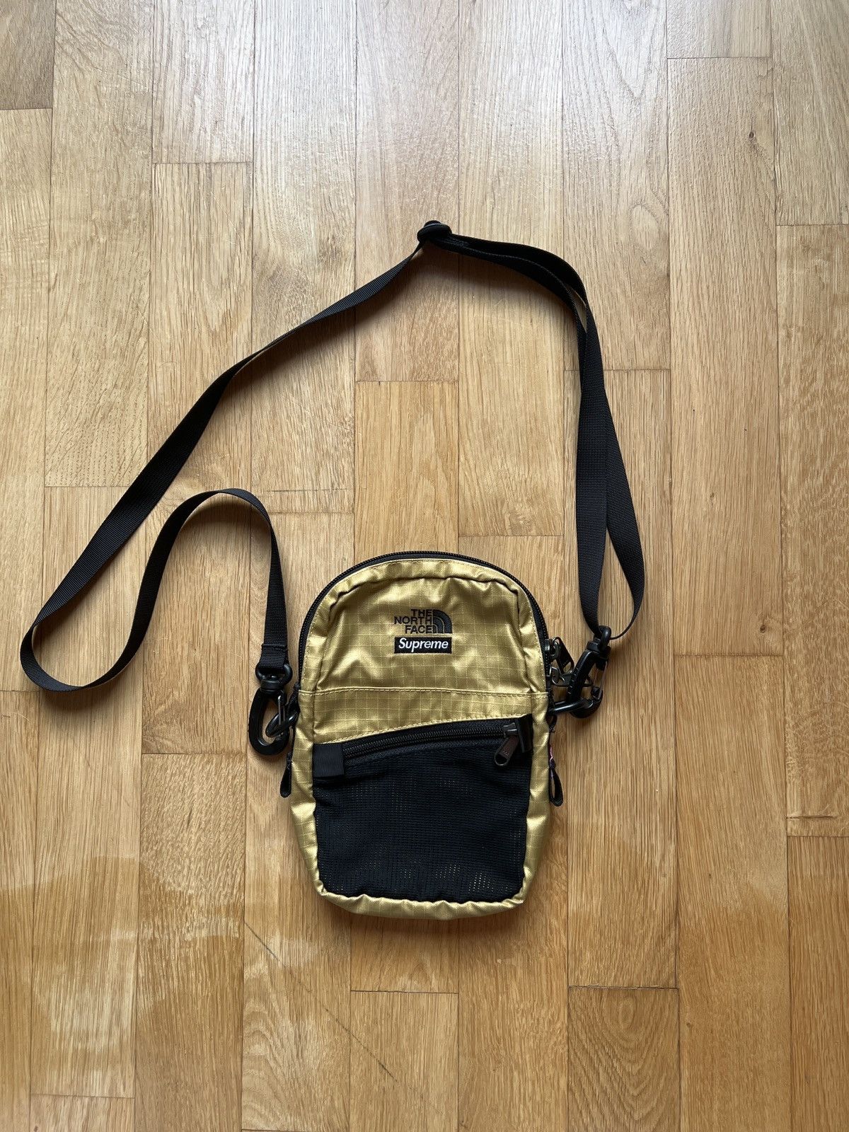 Supreme × The North Face Supreme x The North Face Metallic Shoulder Bag (SS18) Size ONE SIZE - 1 Thumbnail