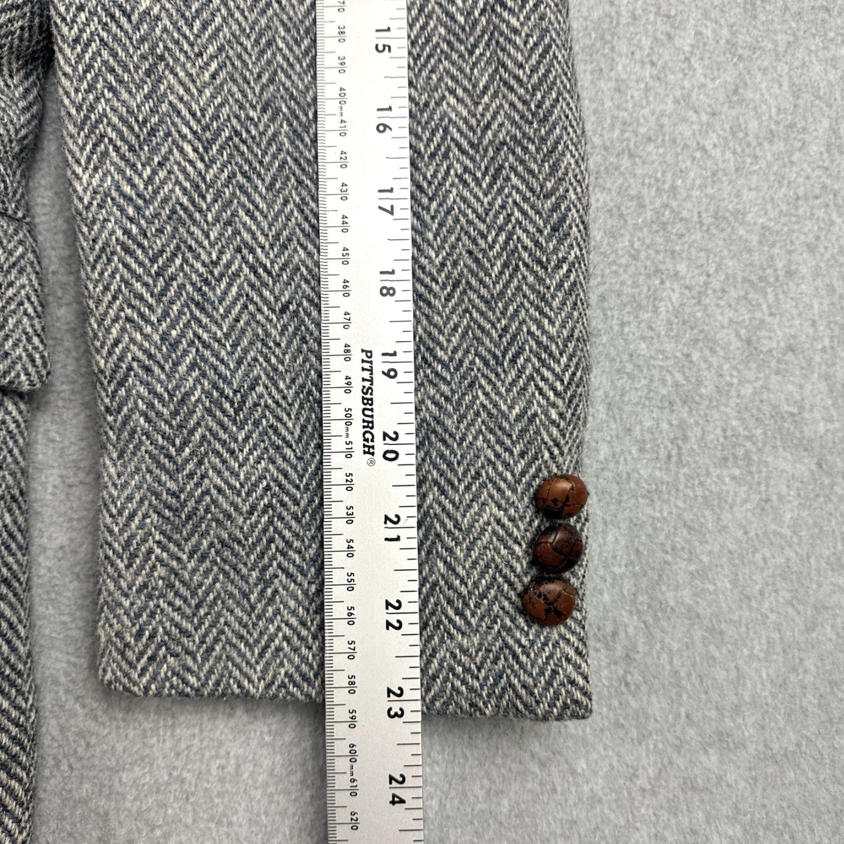 Harris Tweed VTG Harris Tweed Blazer Men 40R Gray Herringbone Wool Coat, Three-Button, Single-Breasted, Notch Lapel, Dry Clean Only, Vintage, 40R Mens Jacket Size 40R - 3 Thumbnail