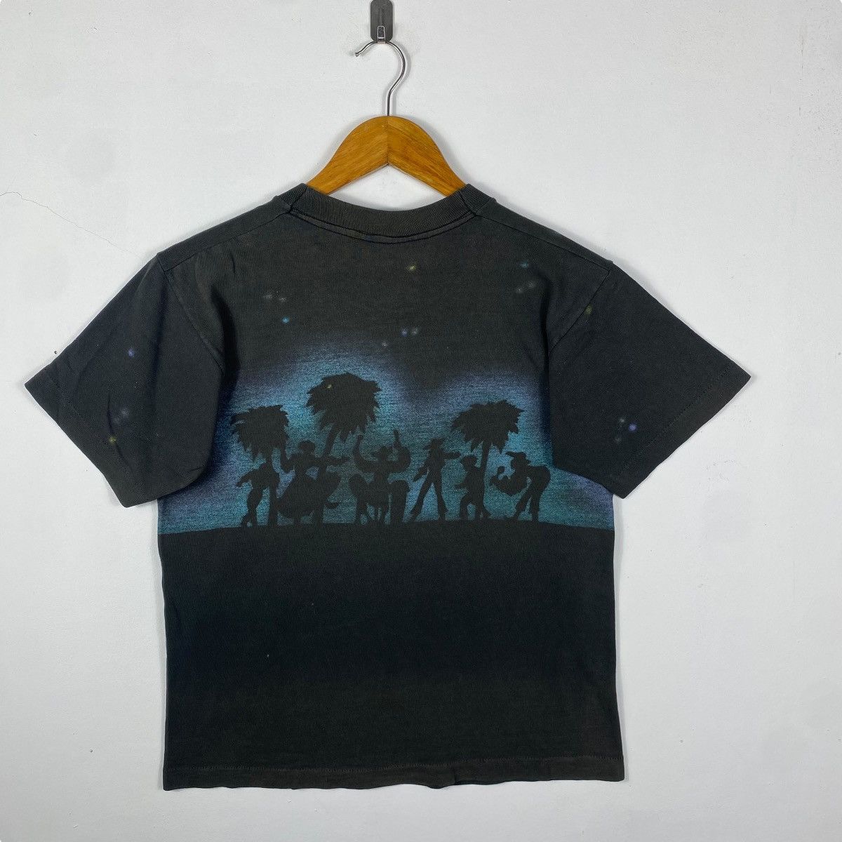 Disney Vintage 90's Disney's CARIBBEAN BEACH Resort Graphic Faded Size US XS / EU 42 / 0 - 4 Thumbnail