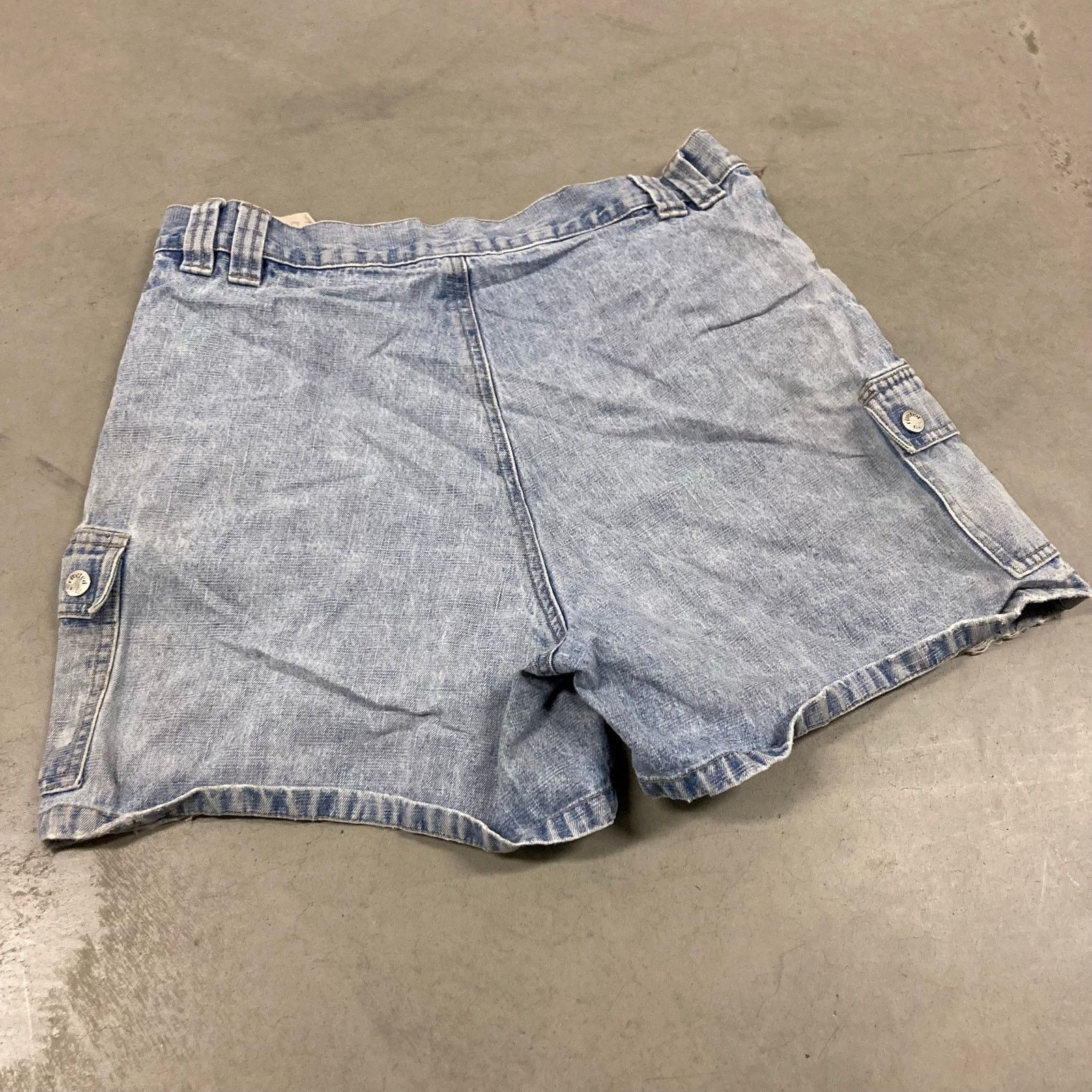 Lee × Vintage Y2K Lee cargo jean shorts 31 Size 32" / US 10 / IT 46 - 2 Thumbnail