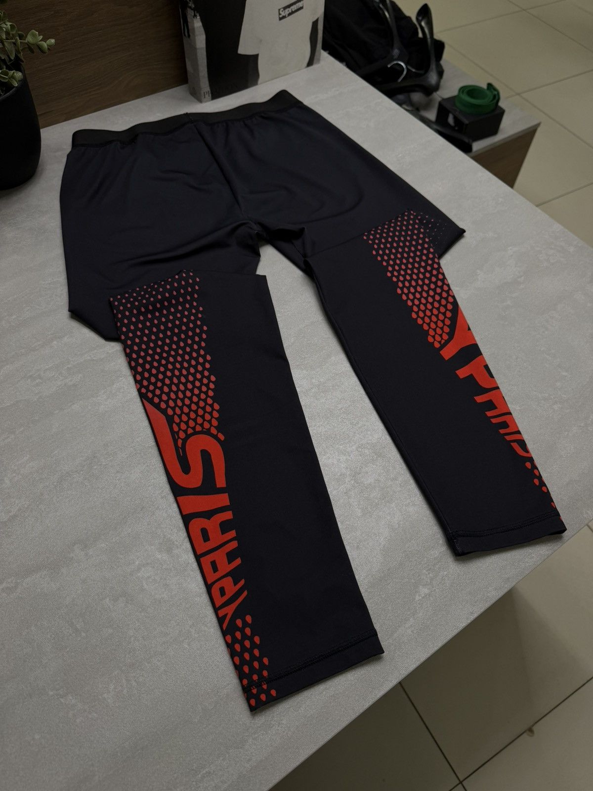 Givenchy Givenchy Black Paris Sport Leggings size 40(s-m) Size 27" / US 4 / IT 40 - 9 Thumbnail