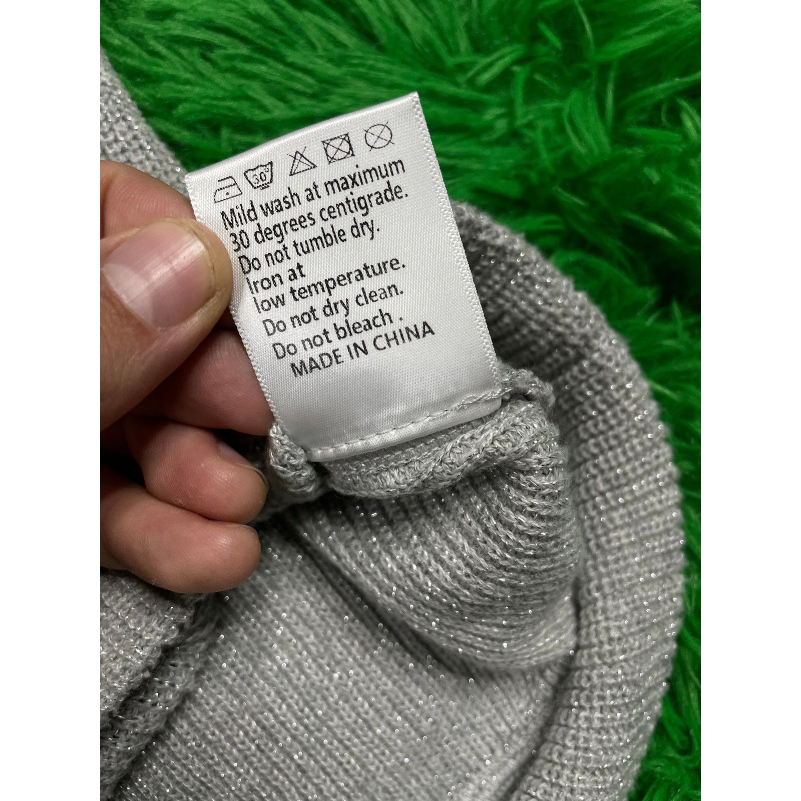 Who Decides War WDW Multi Pocket Hoodie Sweatshirt Grey Medium Used Size US M / EU 48-50 / 2 - 4 Thumbnail