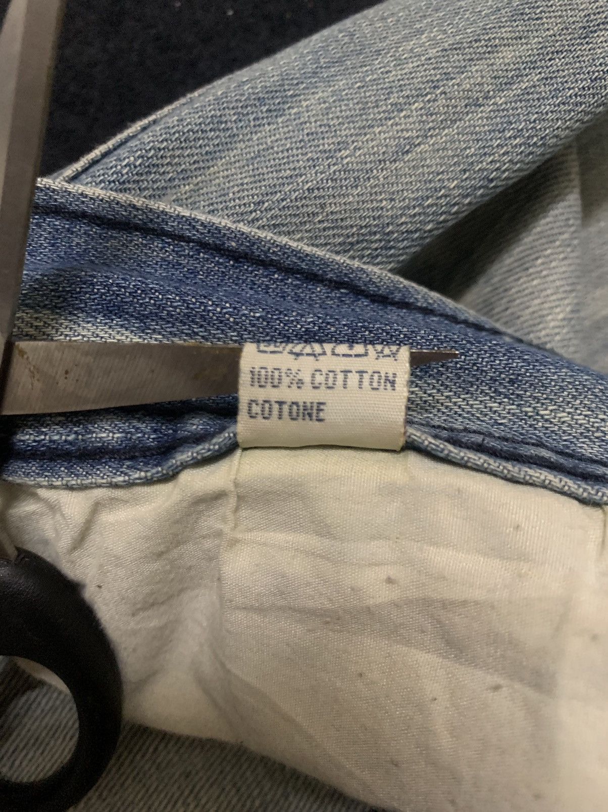 Giorgio Armani Vintage Giorgio Armani Mud Washed Clawmark Distressed Jeans Size US 31 - 17 Thumbnail