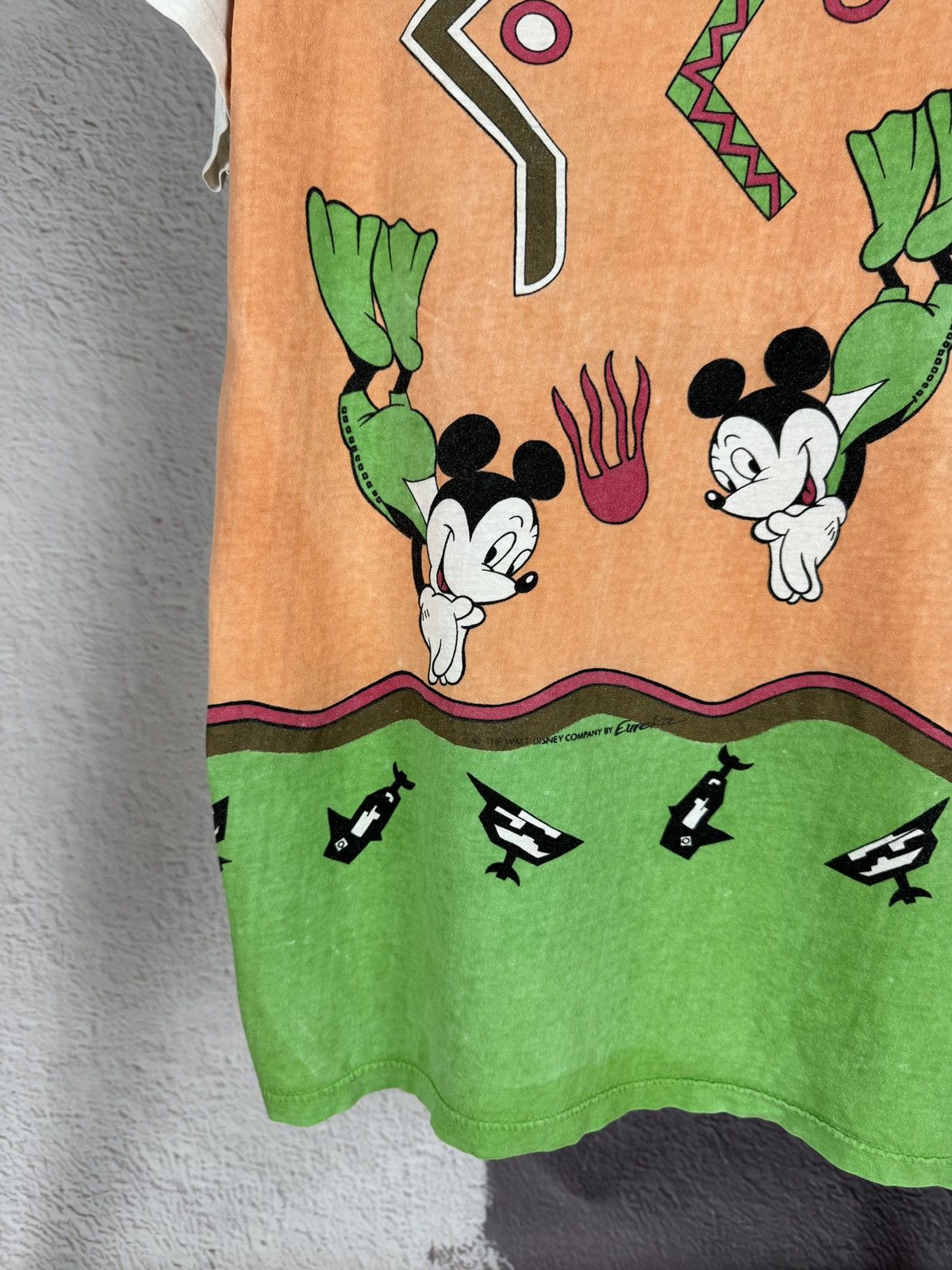Disney × Mickey Mouse × Vintage VINTAGE DISNEY 80s MICKEY MOUSE EUREKA ALLOVER PRINT Tee Size US L / EU 52-54 / 3 - 6 Thumbnail