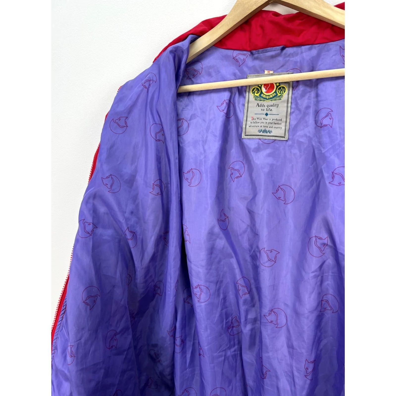 Vintage Fjällräven Vintage Gore-Tex Jacket Mens Size M Red 90s Windbreaker Jacket Mens M Vintage Size US M / EU 48-50 / 2 - 5 Thumbnail