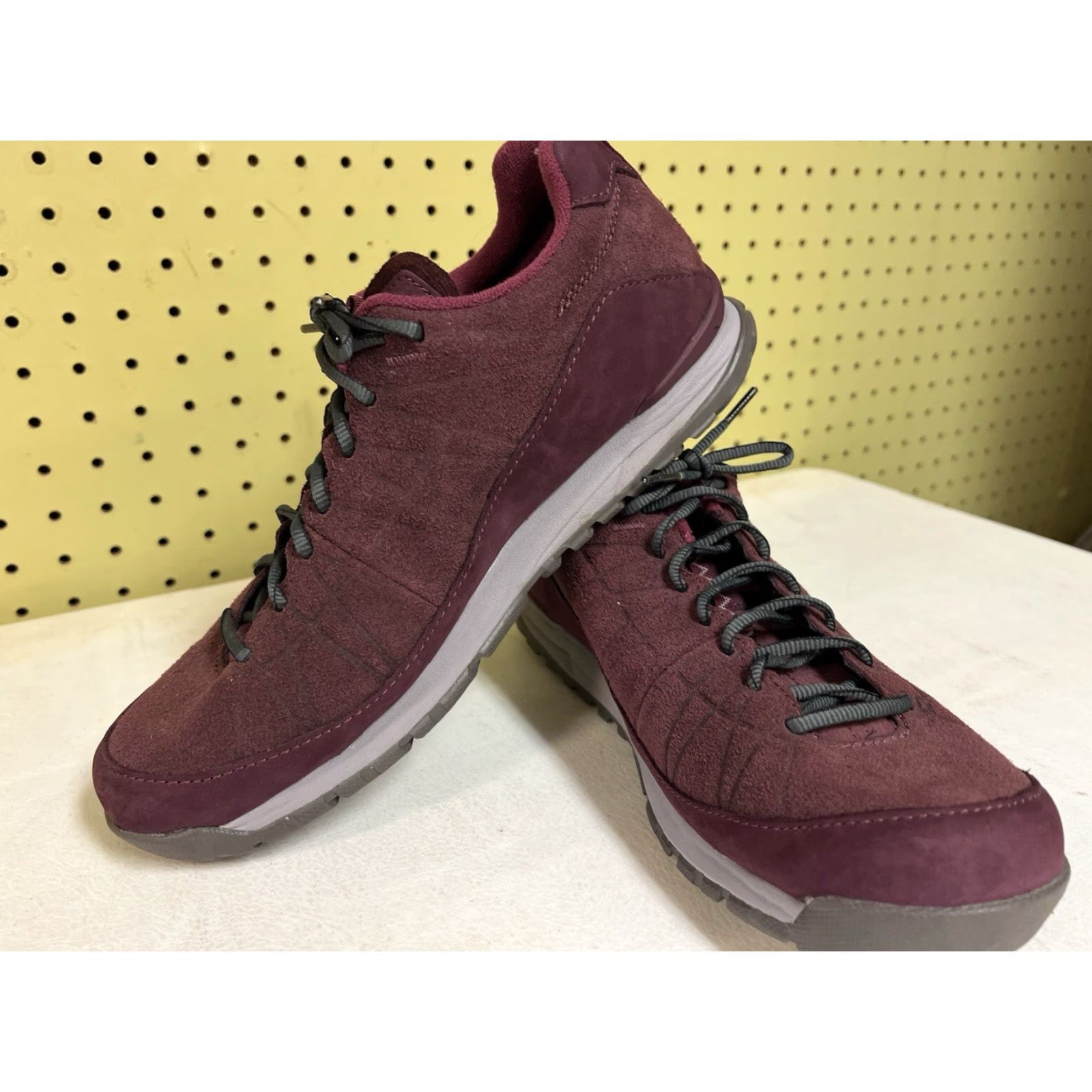 Oboz Oboz Jeanette Low Women’s 7 Walking Sneaker Shoe Outdoor Red 74402 Womens Size 30" / US 8 / IT 44 - 5 Thumbnail
