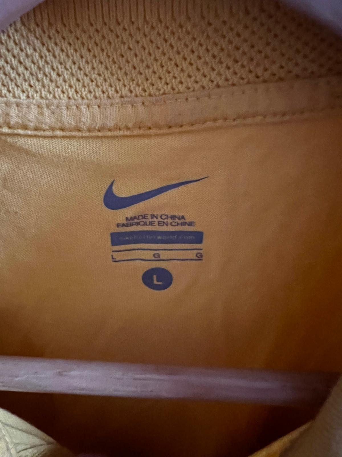 Nike Nike Barcelona vintage FCb Messi yamal Size US L / EU 52-54 / 3 - 3 Thumbnail