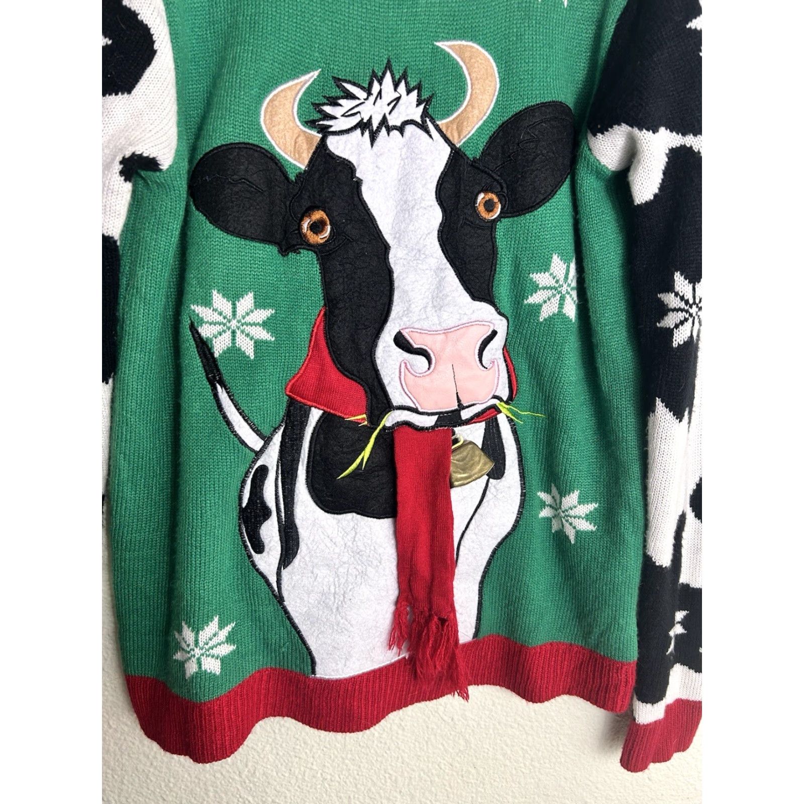 Vintage Jolly Sweaters Mens Medium Green Ugly Christmas Sweater Cow Cowbell Pullover Acrylic Size US M / EU 48-50 / 2 - 5 Thumbnail