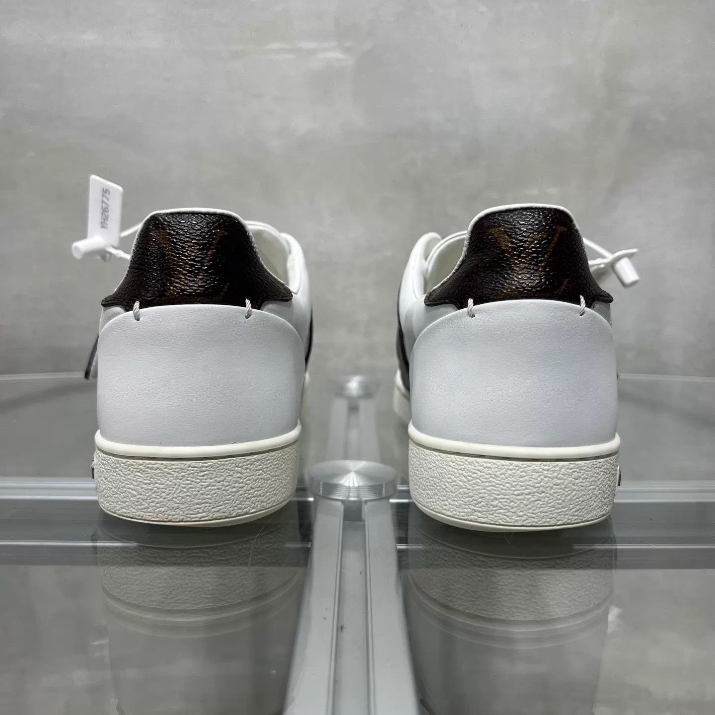 Louis Vuitton LV Monogram Velcro White Sneaker UK4 (38) Size US 7.5 / IT 37.5 - 6 Thumbnail