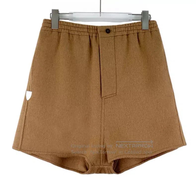 Louis Vuitton Louis Vuitton 24 Dark Brown Leather Label Camel Hair Casua Size US 32 / EU 48 - 1 Thumbnail