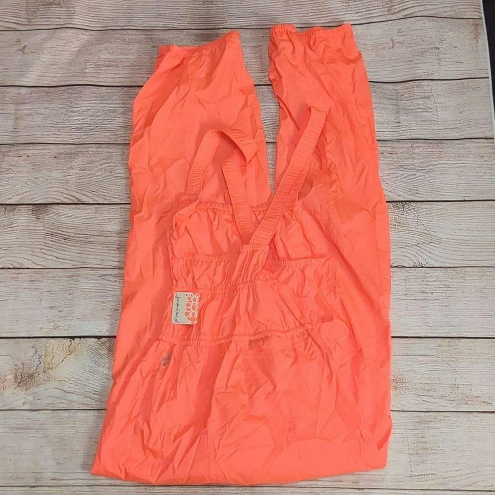 Free People Free people tropic red/verm hot watermelon jumpsuit size XS Size 22" - 8 Thumbnail